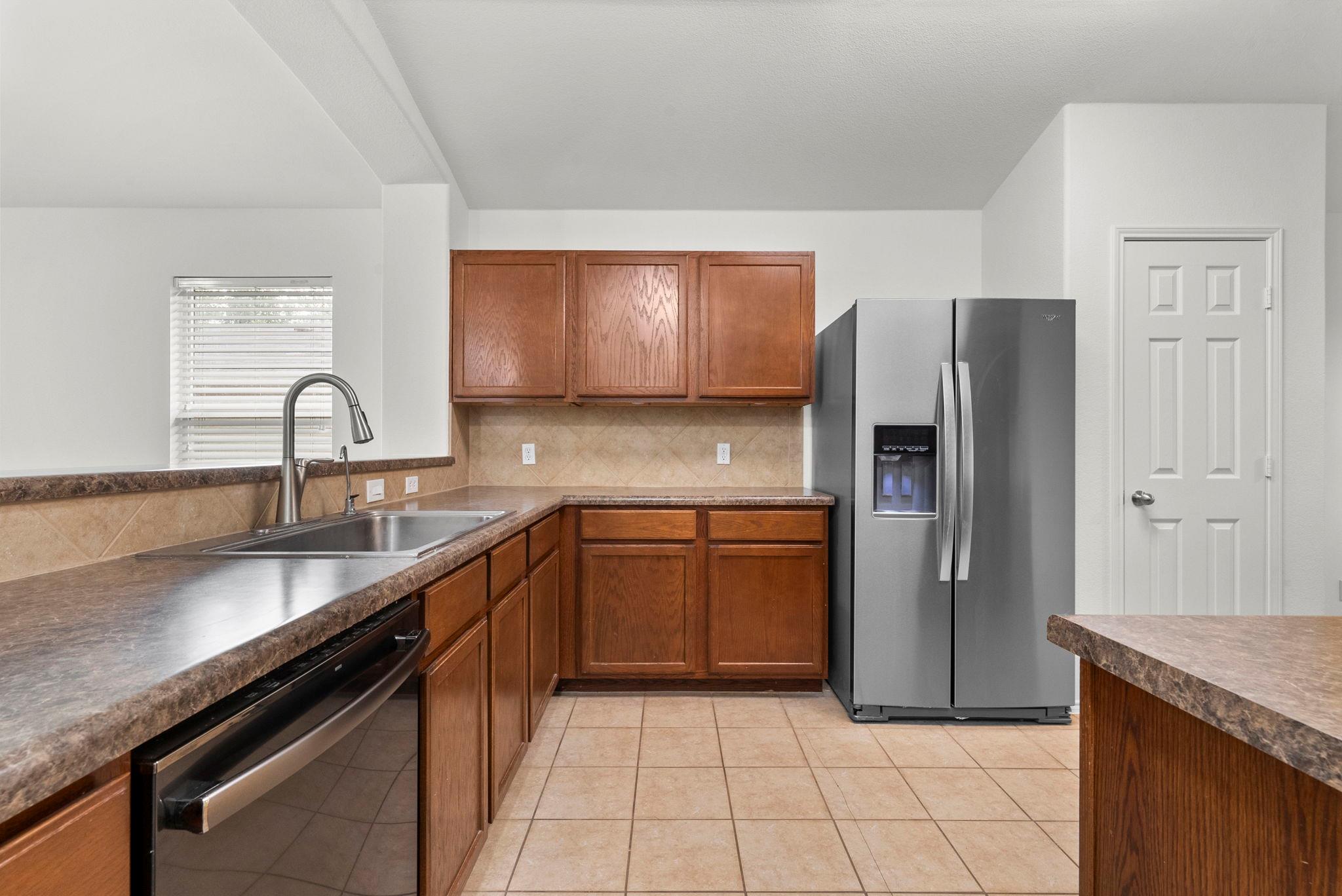 118 Camellia Dr, Hutto, TX 78634