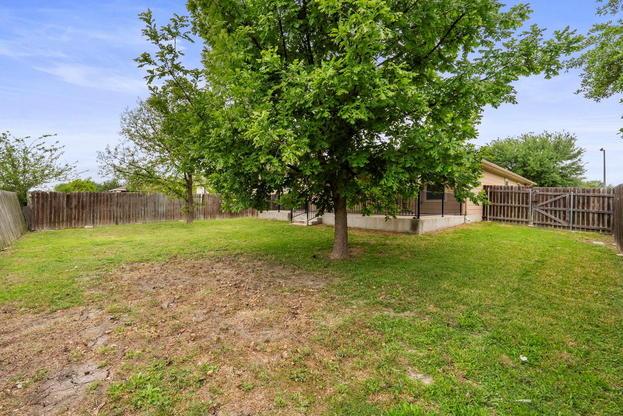 118 Camellia Dr, Hutto, TX 78634