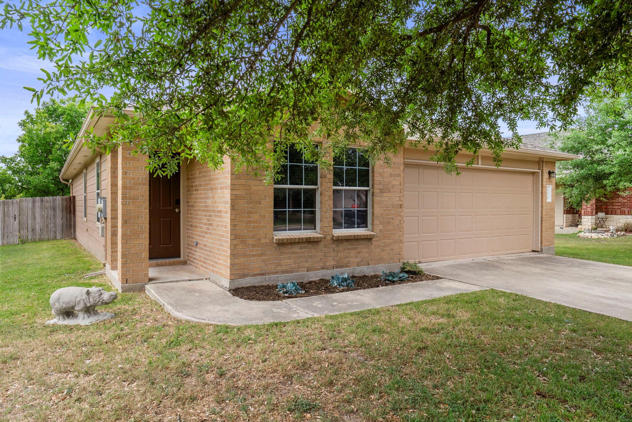 118 Camellia Dr, Hutto, TX 78634