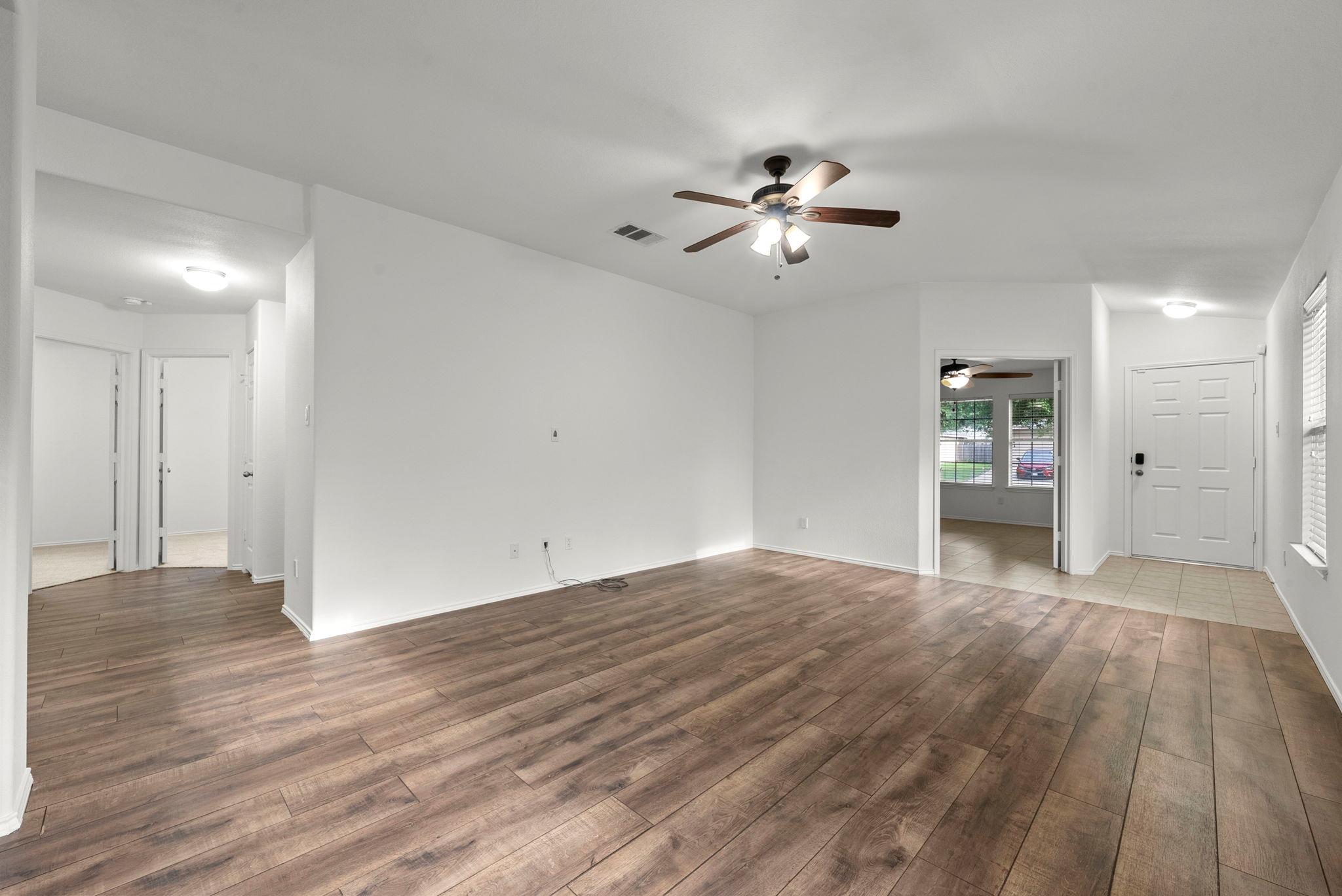 118 Camellia Dr, Hutto, TX 78634