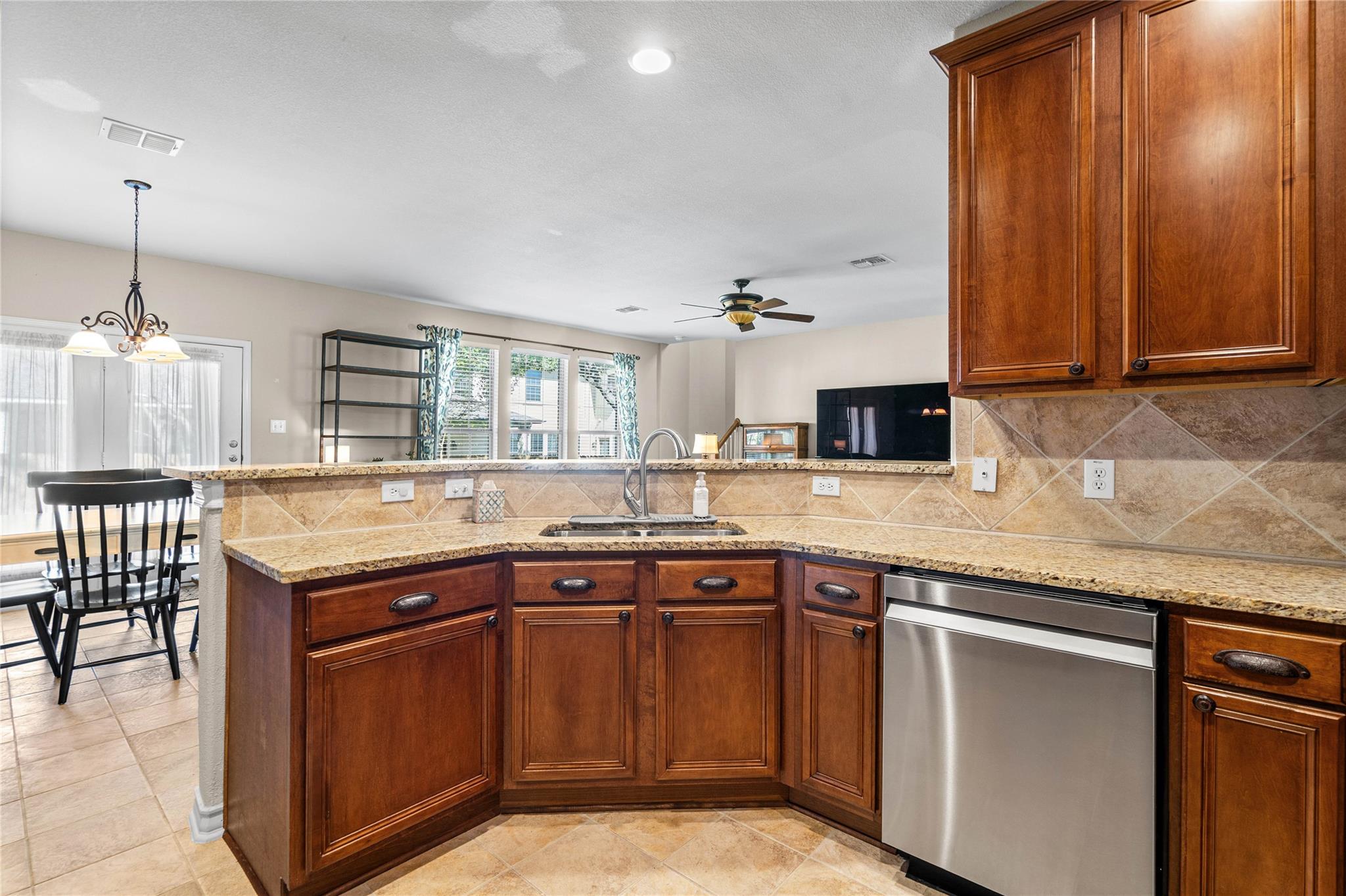 328 Island Oak Dr, Austin, TX 78748