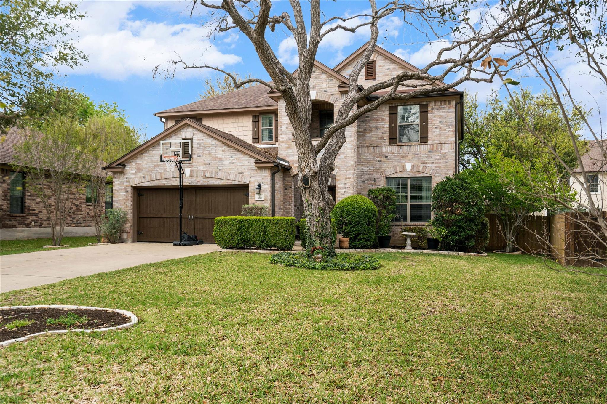 328 Island Oak Dr, Austin, TX 78748