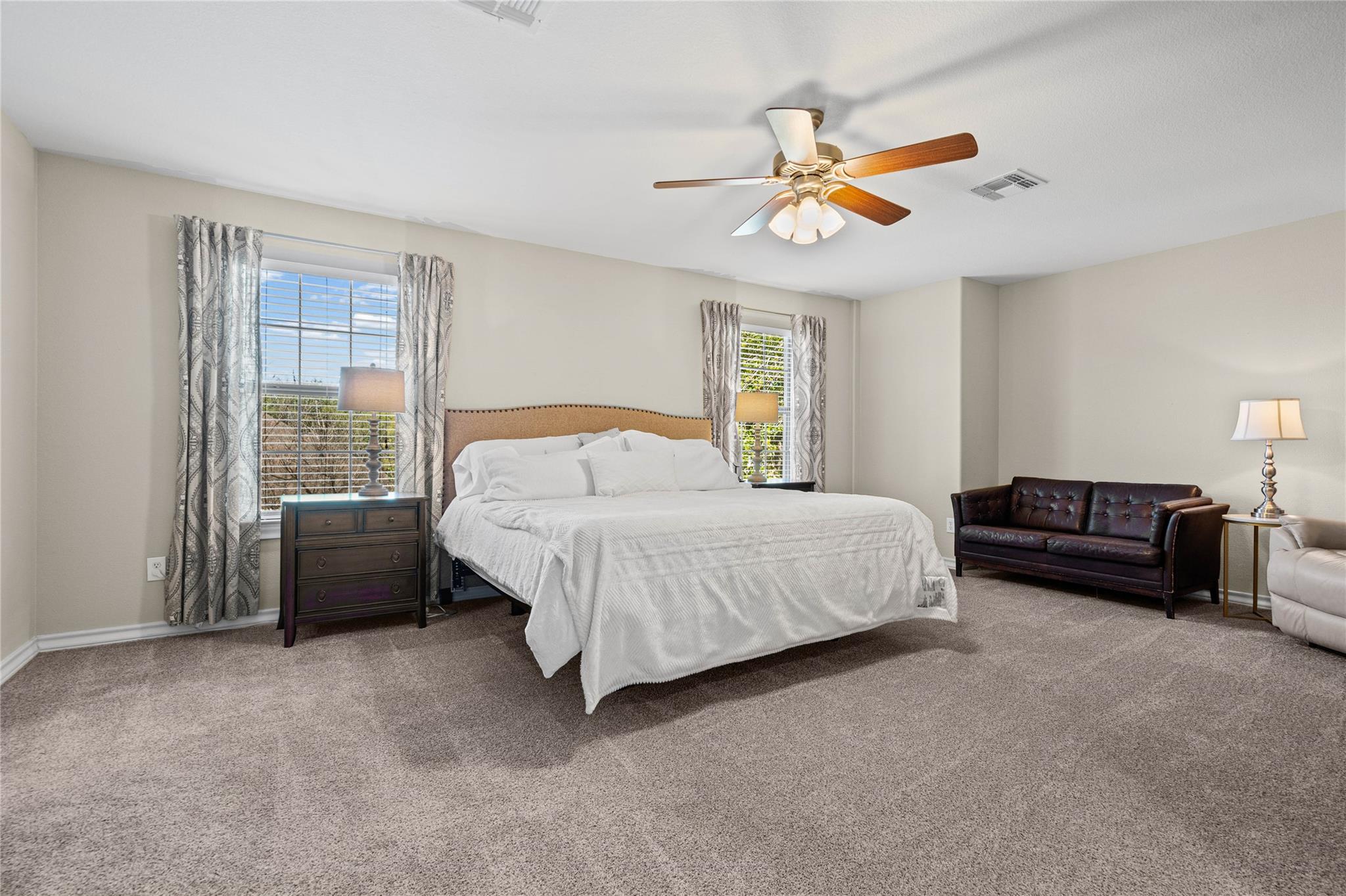 328 Island Oak Dr, Austin, TX 78748