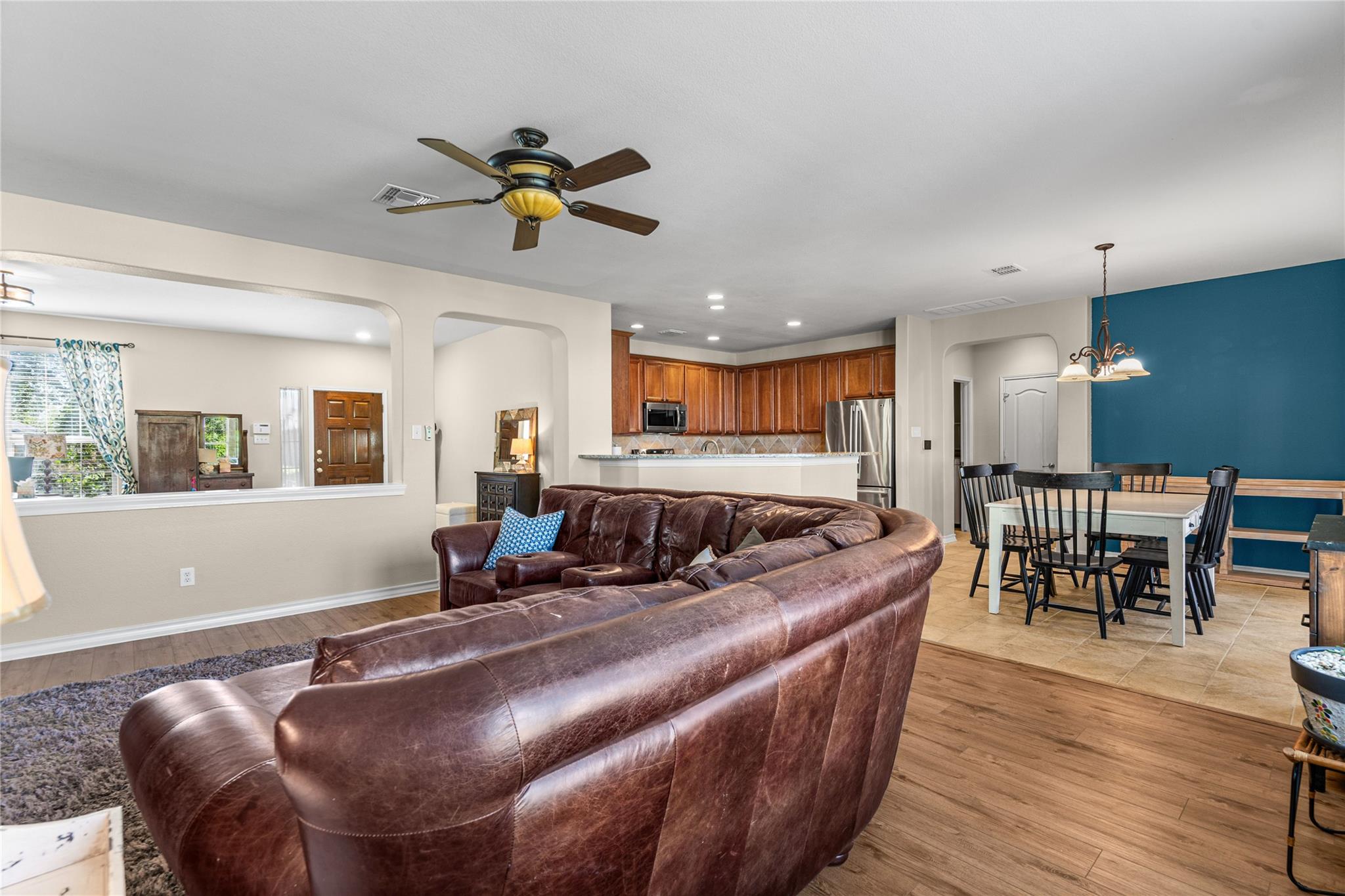 328 Island Oak Dr, Austin, TX 78748