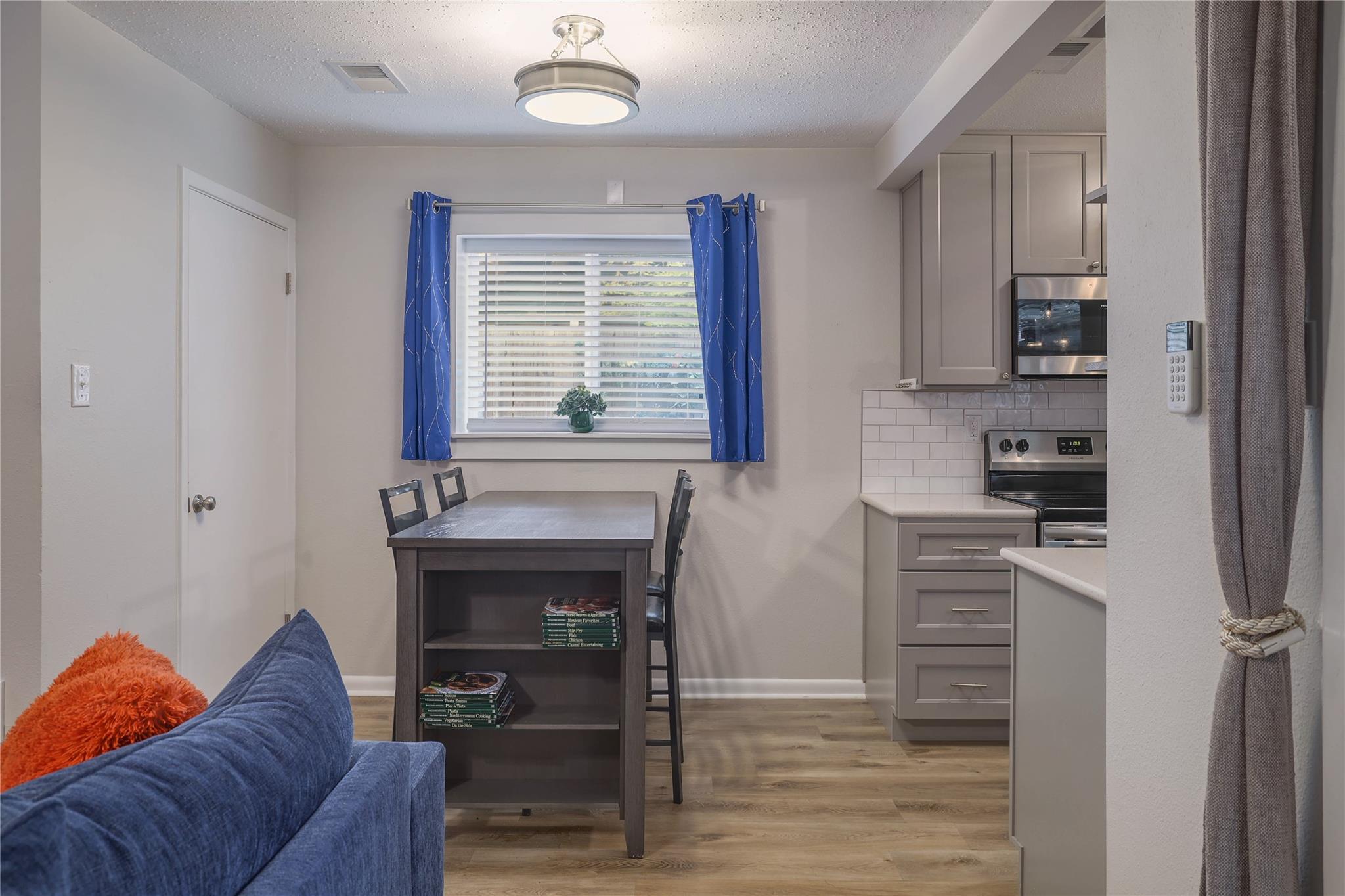 7406 Shadow Hill Dr # 108, Austin, TX 78731