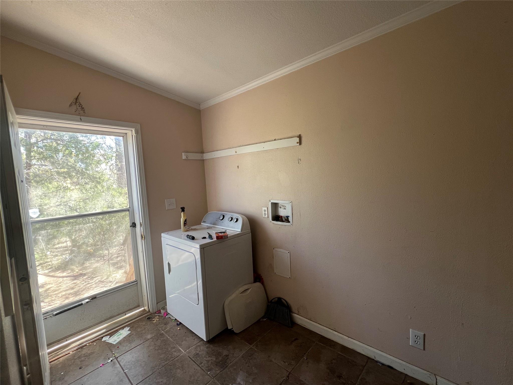 111 Road Runner Ln, Bastrop, TX 78602