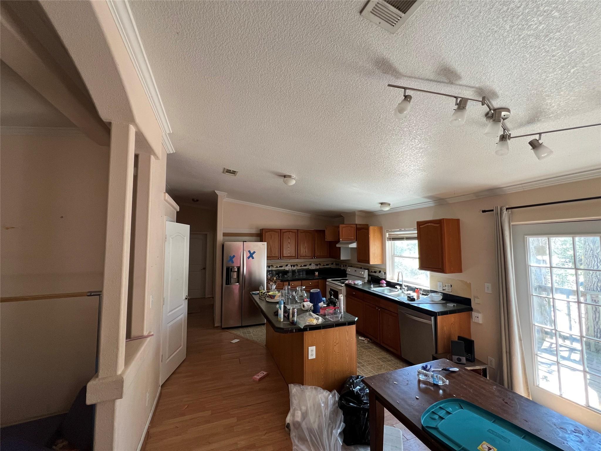 111 Road Runner Ln, Bastrop, TX 78602