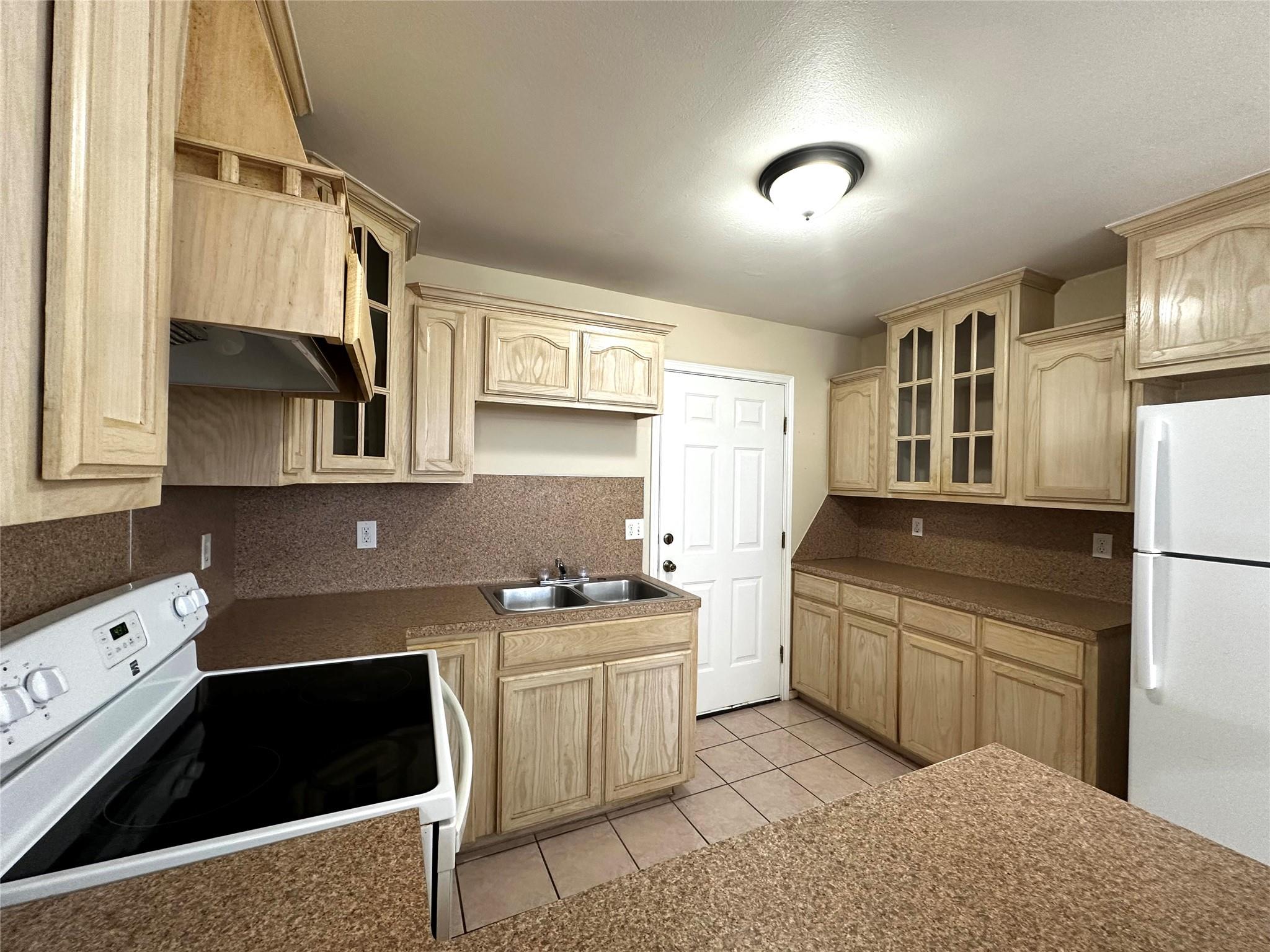 1041 Pasto Dr, Los Fresnos, TX 78566