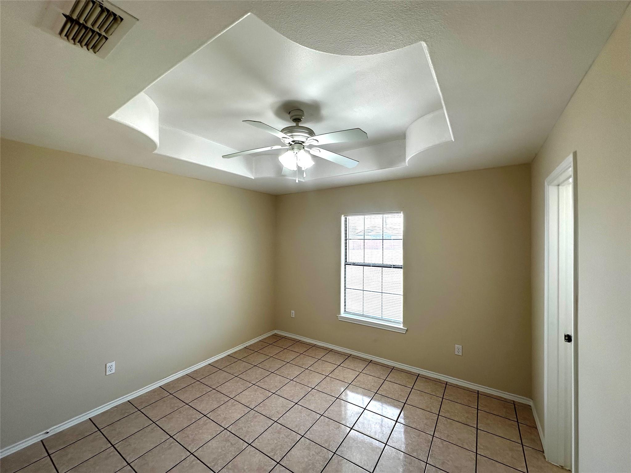 1041 Pasto Dr, Los Fresnos, TX 78566