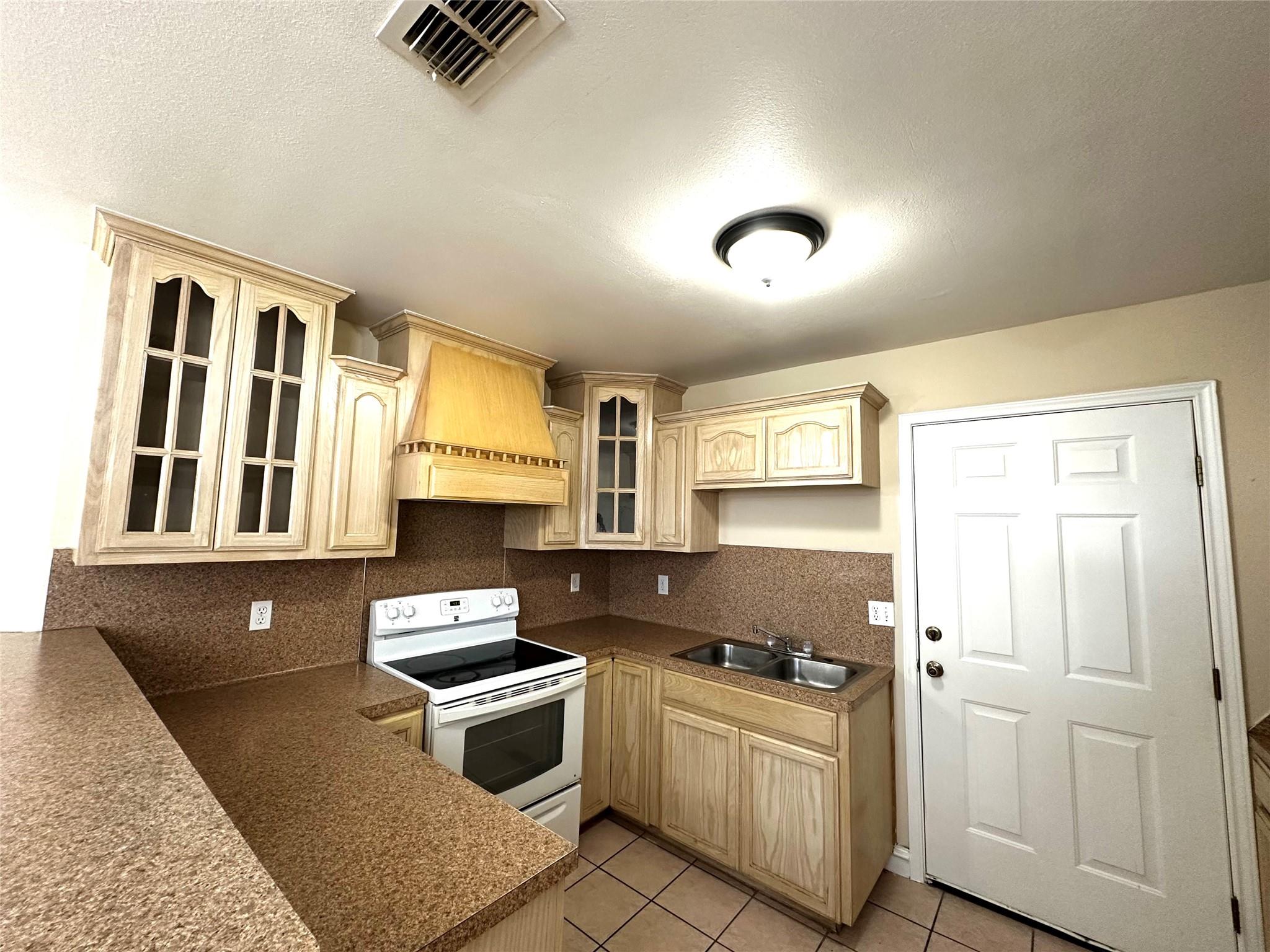 1041 Pasto Dr, Los Fresnos, TX 78566