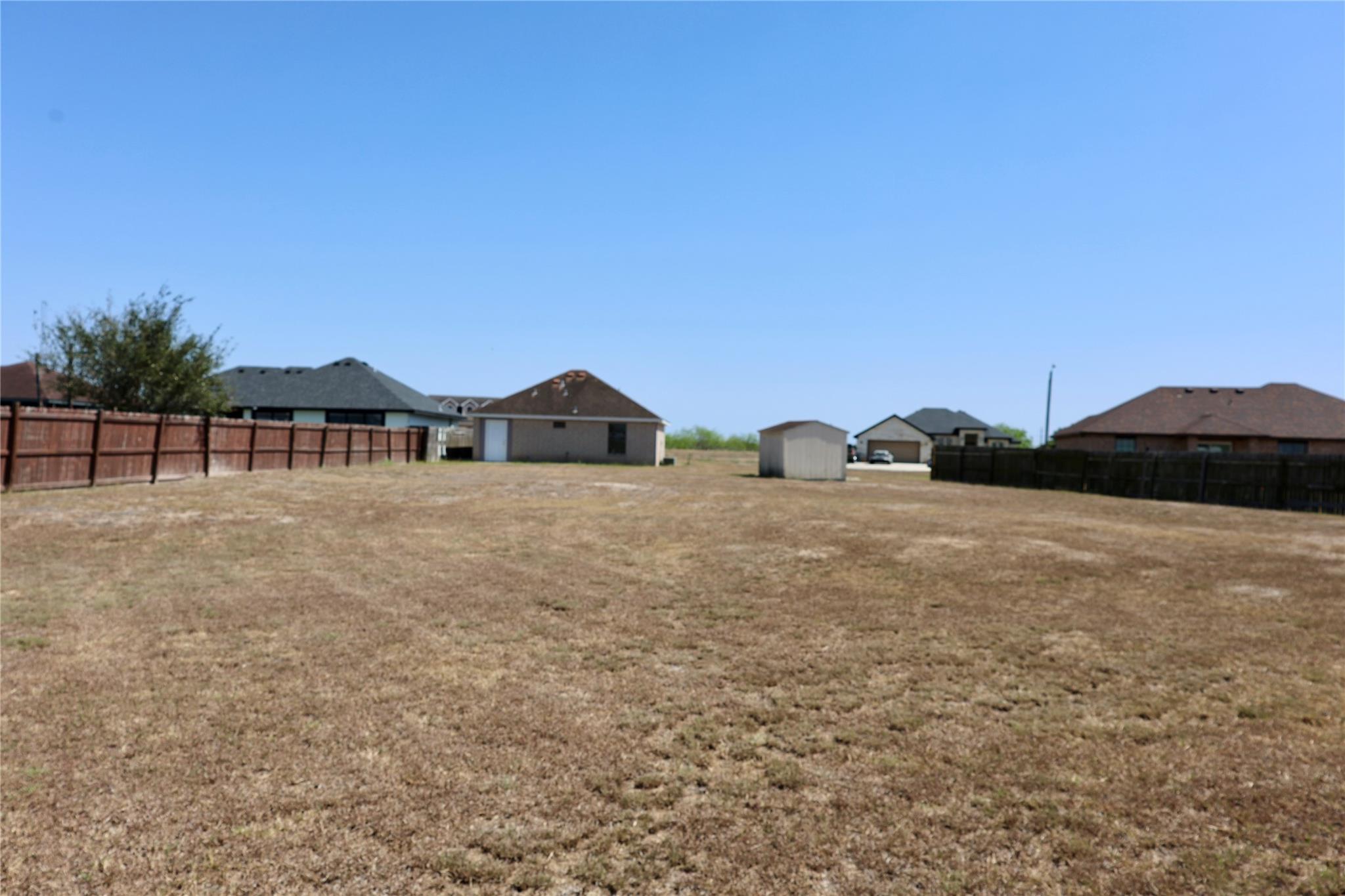 1041 Pasto Dr, Los Fresnos, TX 78566