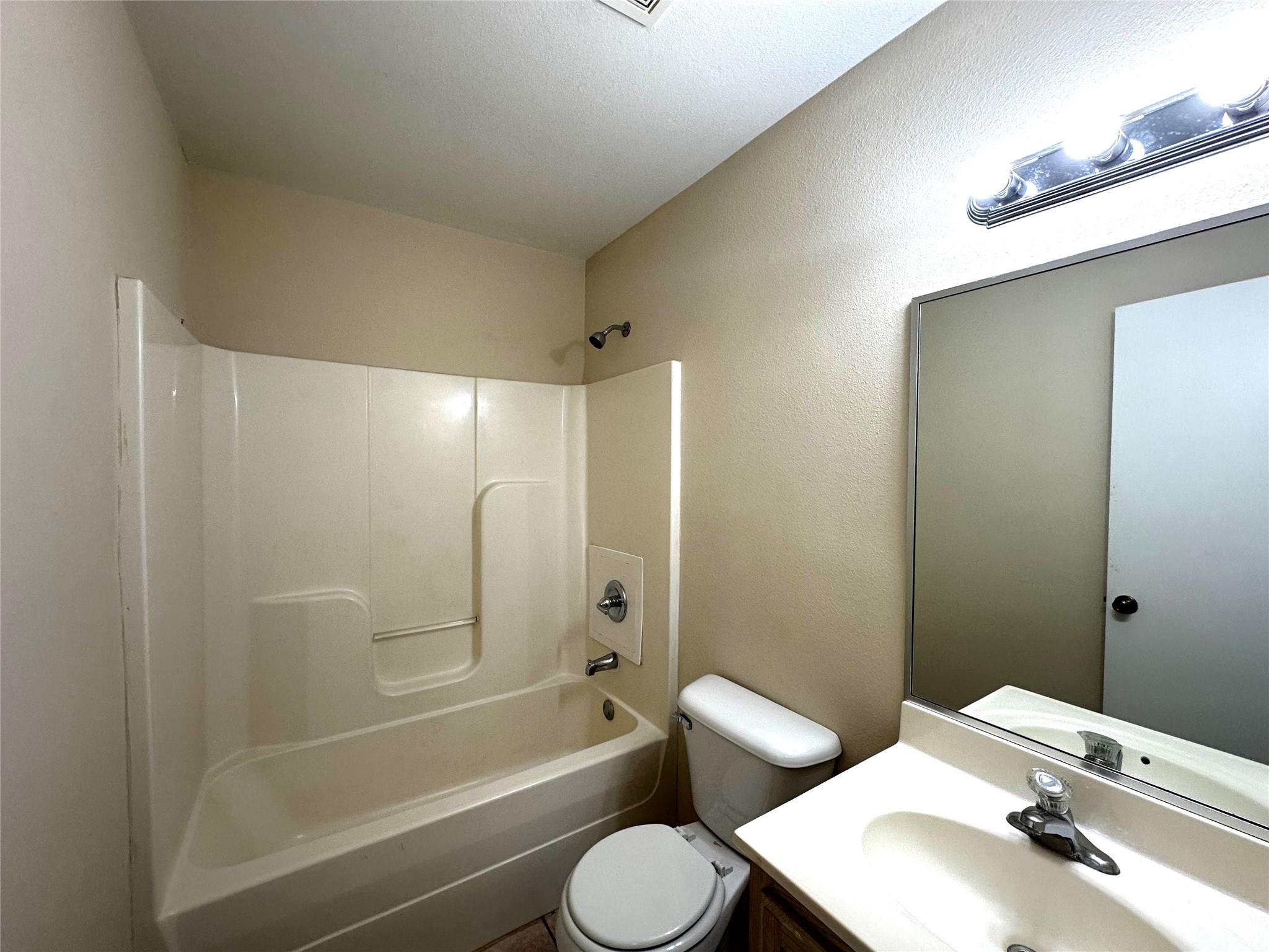 1041 Pasto Dr, Los Fresnos, TX 78566