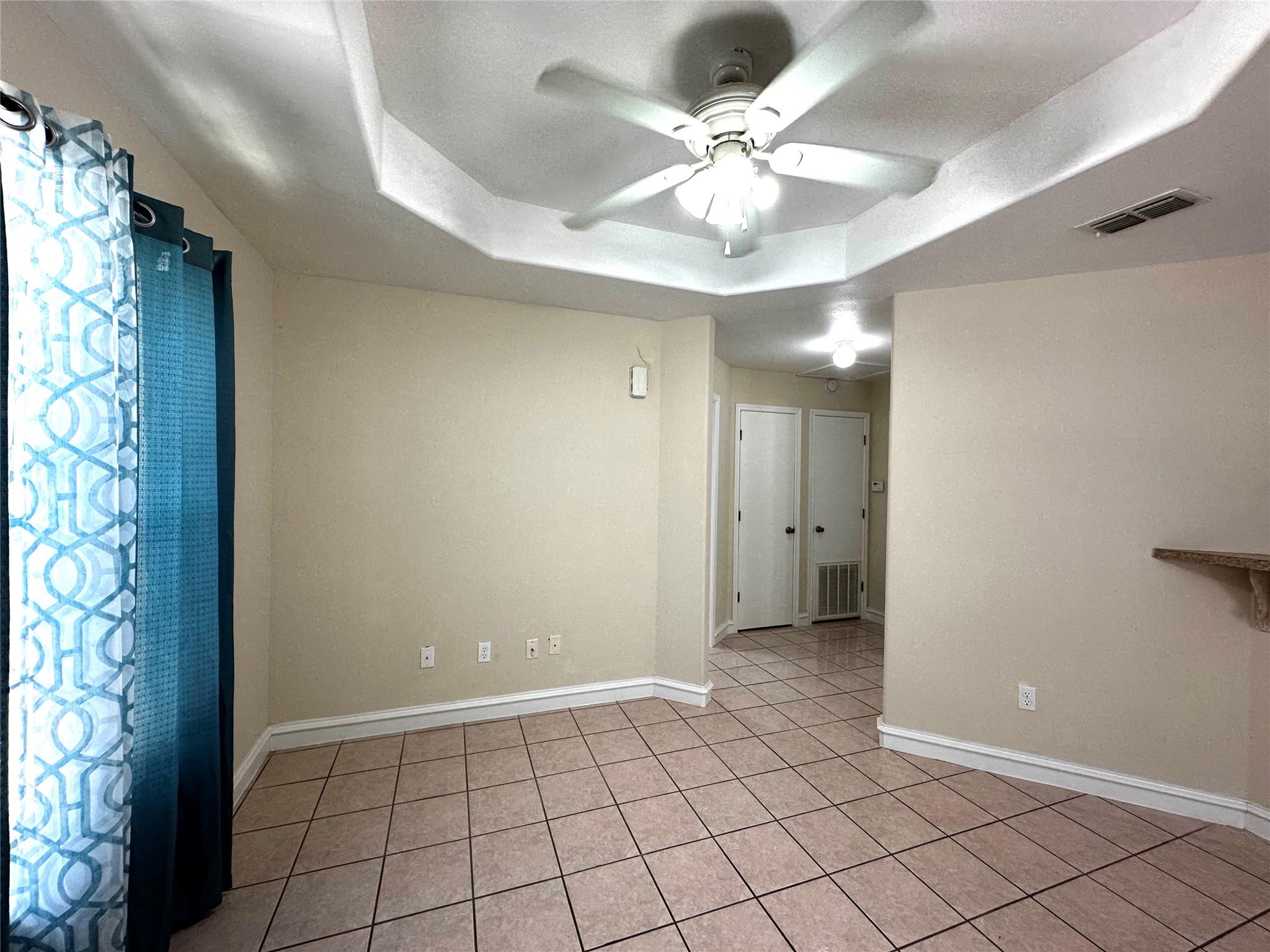 1041 Pasto Dr, Los Fresnos, TX 78566