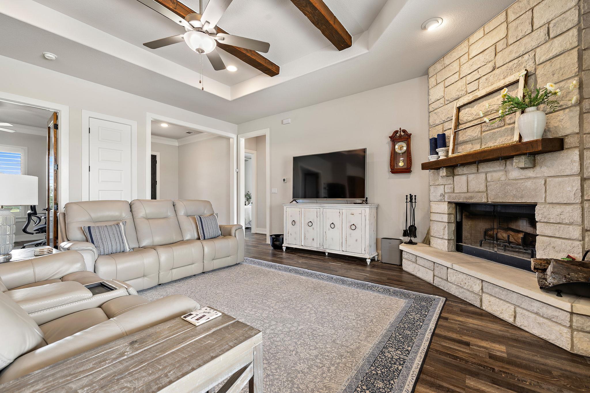 508 Purple Salvia Cv, Liberty Hill, TX 78642