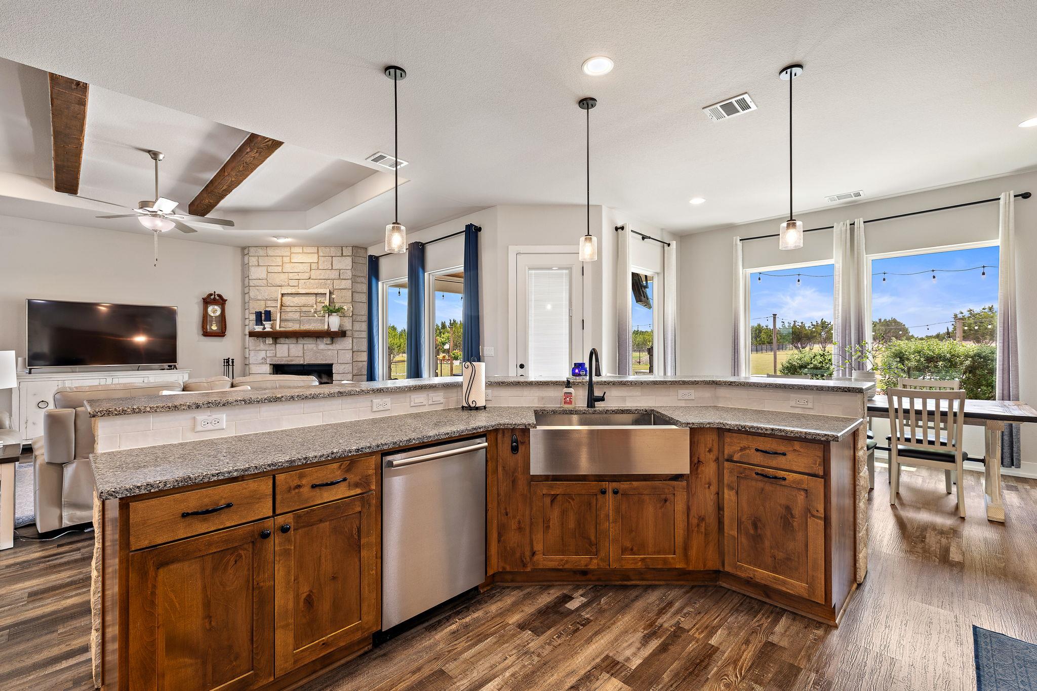 508 Purple Salvia Cv, Liberty Hill, TX 78642