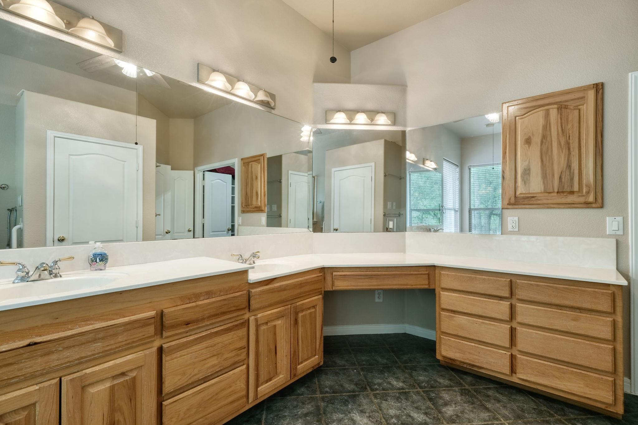 430 Indian Hill Trl, Kyle, TX 78640