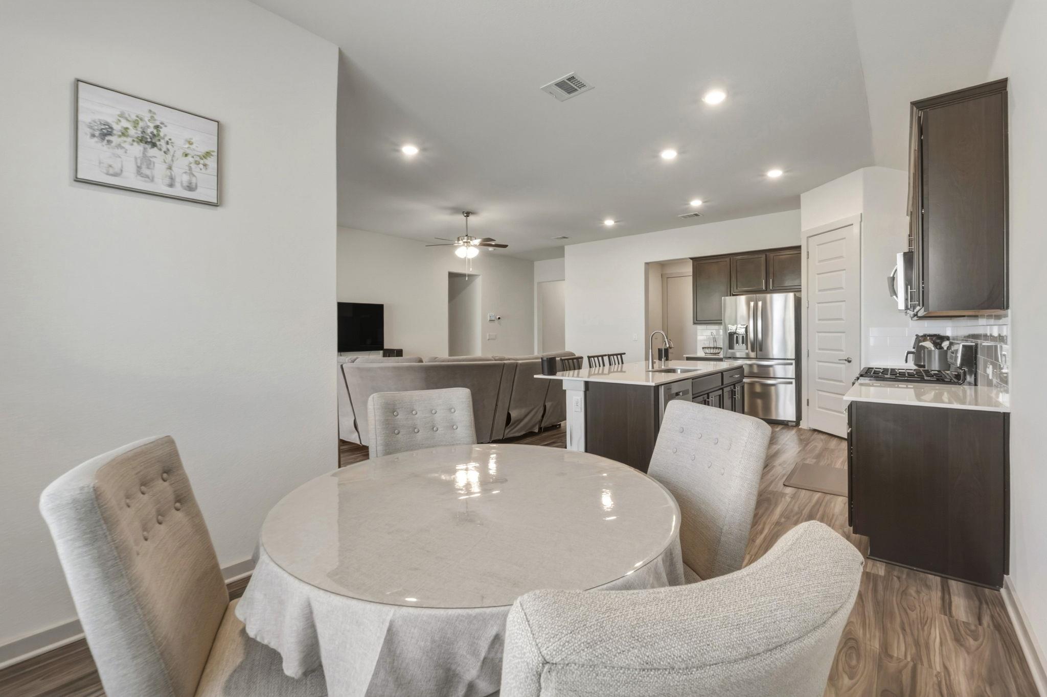 1640 Flying Horseshoe Bnd, Georgetown, TX 78628