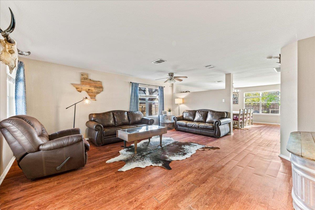 116 Devons Cv, Buda, TX 78610