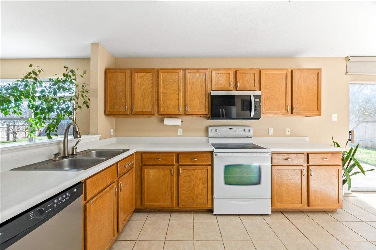 116 Devons Cv, Buda, TX 78610