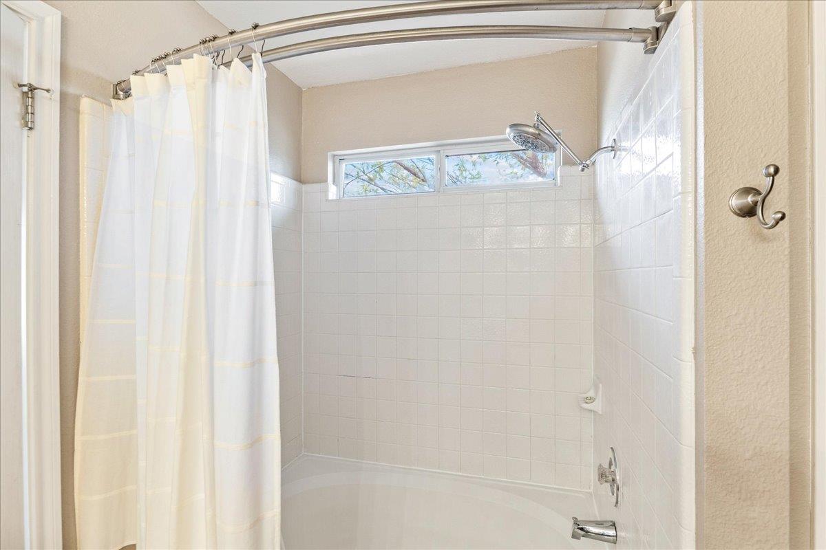 116 Devons Cv, Buda, TX 78610