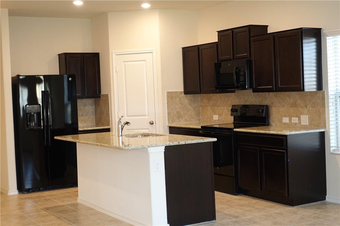 1001 Hillrose Dr, Leander, TX 78641