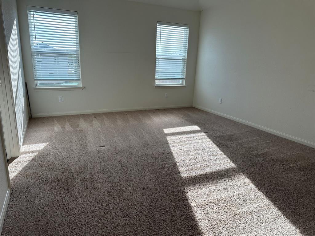 225 Allington Cir, Jarrell, TX 76537