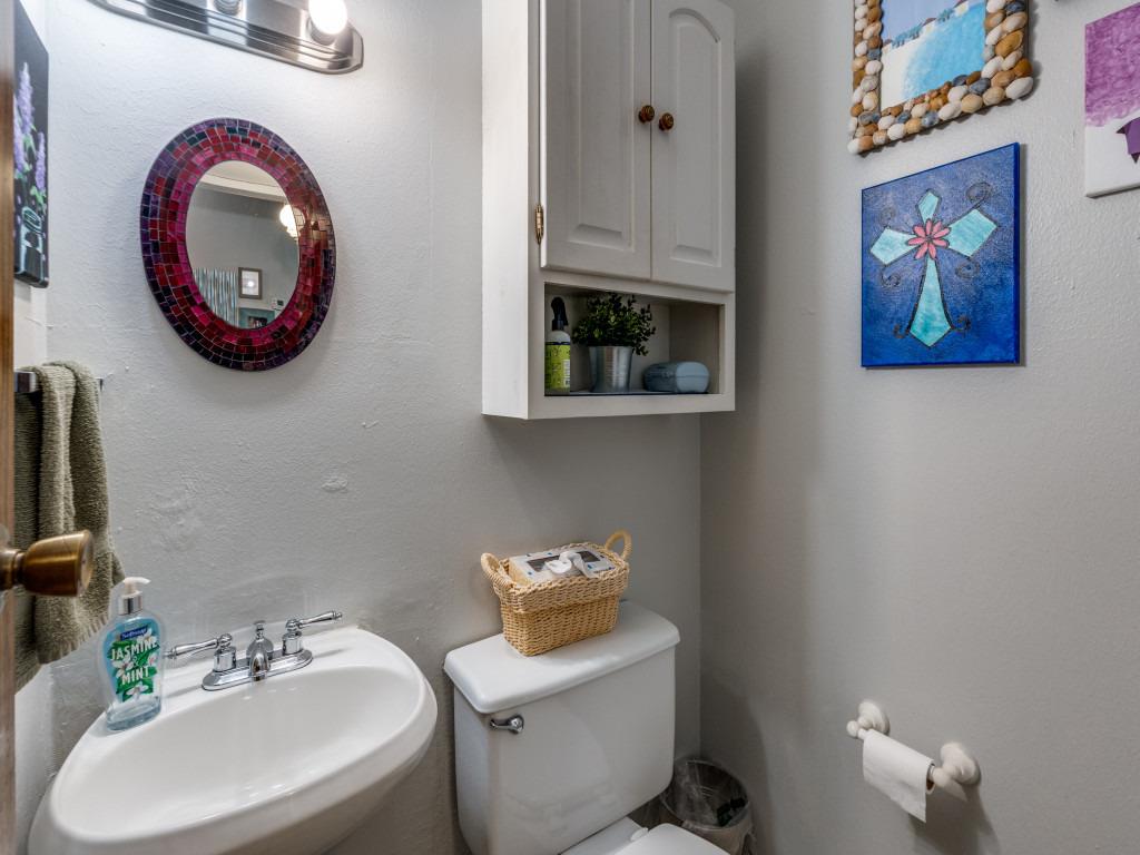 745 Driftwood Ln, Cottonwood Shores, TX 78657