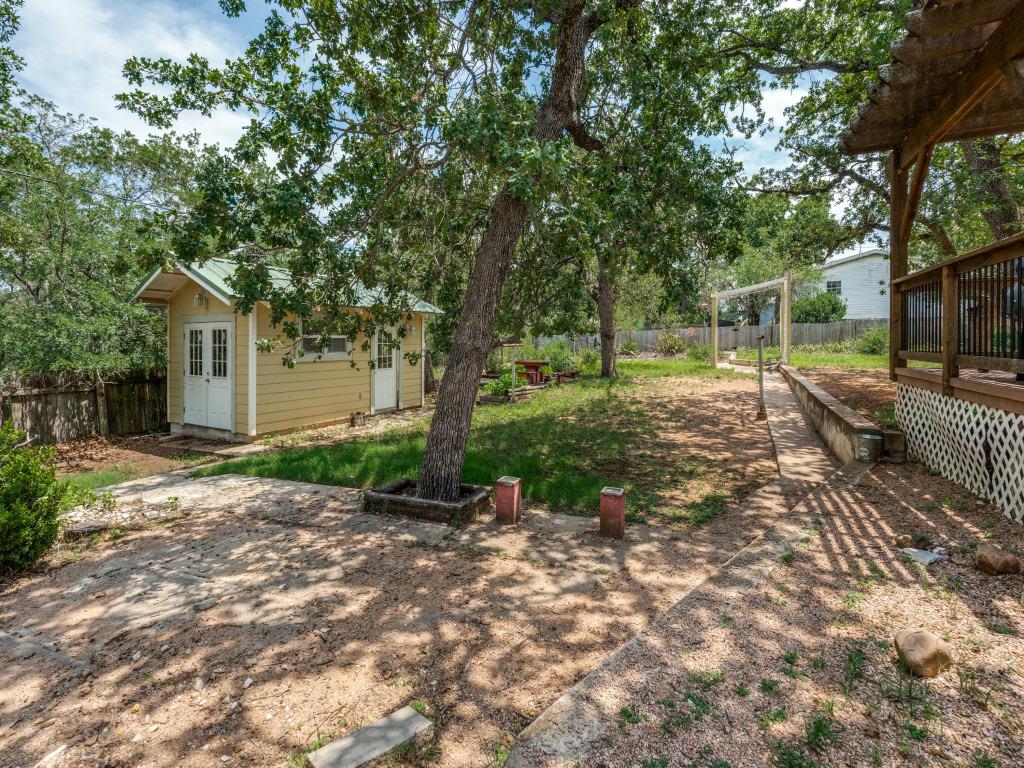 745 Driftwood Ln, Cottonwood Shores, TX 78657