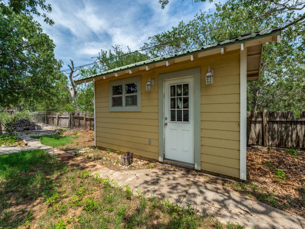 745 Driftwood Ln, Cottonwood Shores, TX 78657