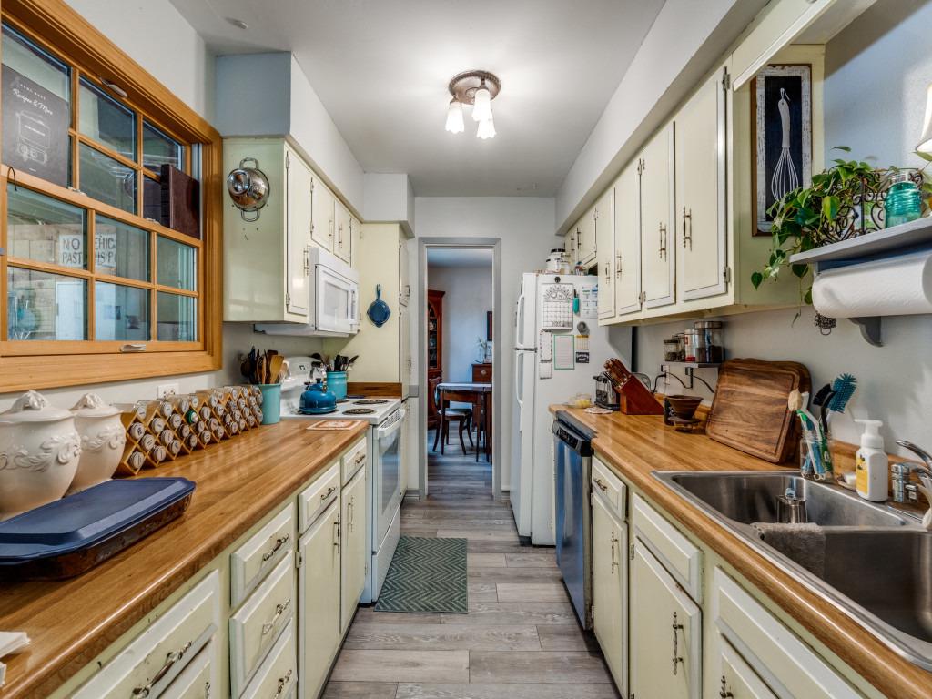 745 Driftwood Ln, Cottonwood Shores, TX 78657