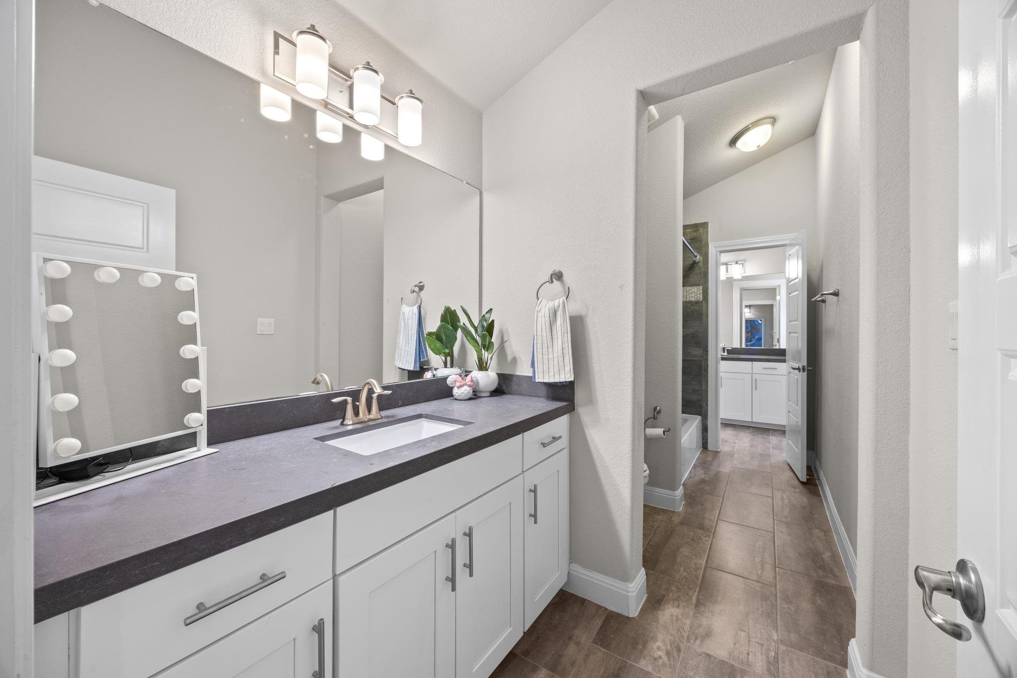 15705 Colinas Cv, Bee Cave, TX 78738