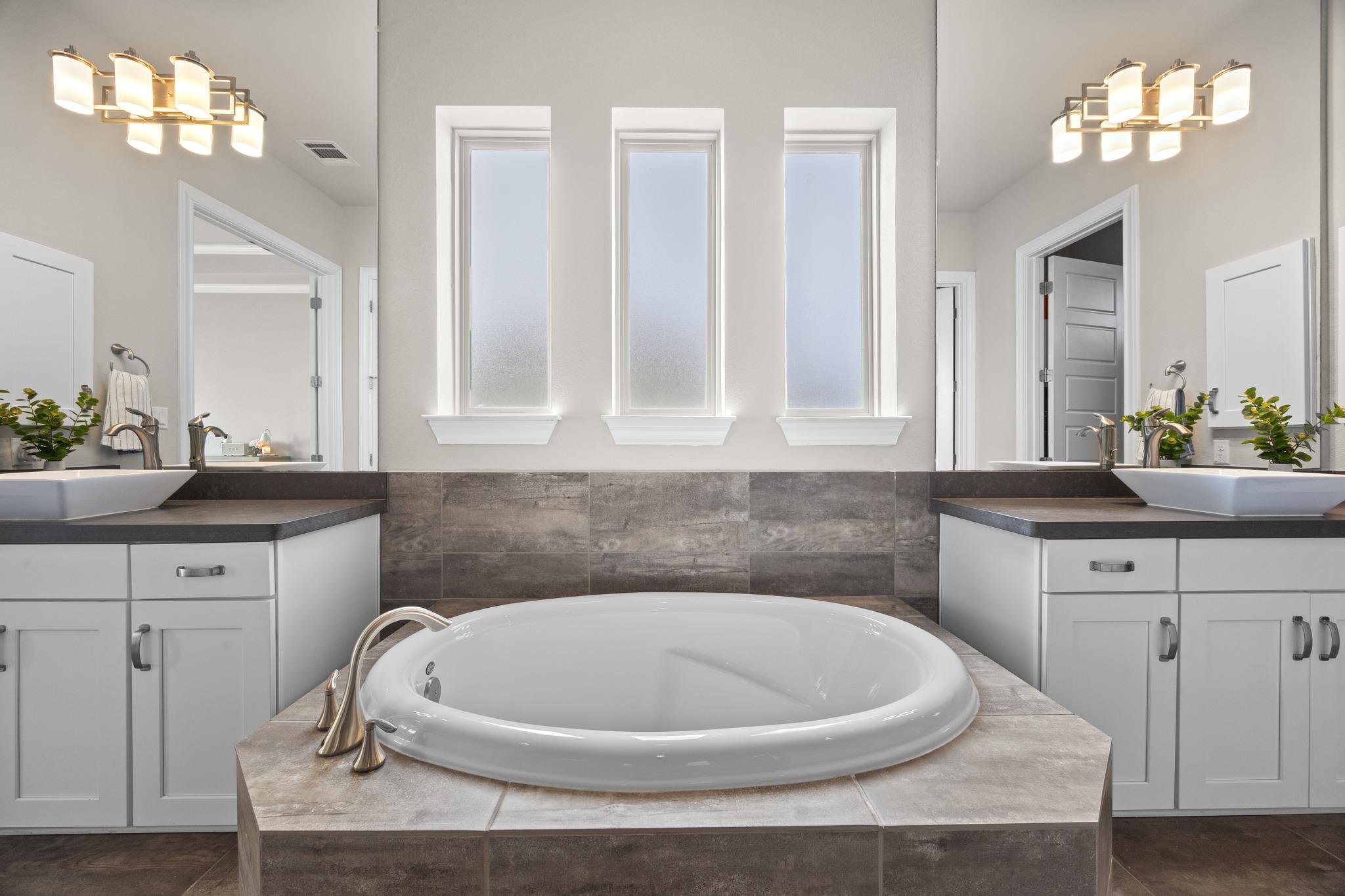 15705 Colinas Cv, Bee Cave, TX 78738