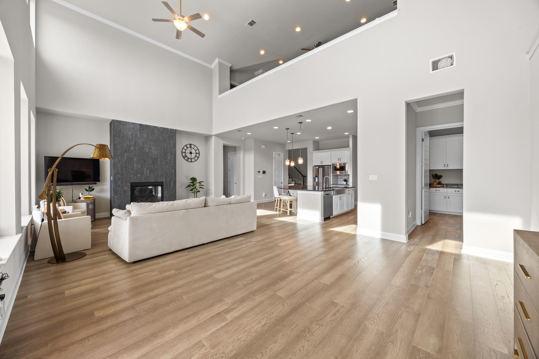 15705 Colinas Cv, Bee Cave, TX 78738