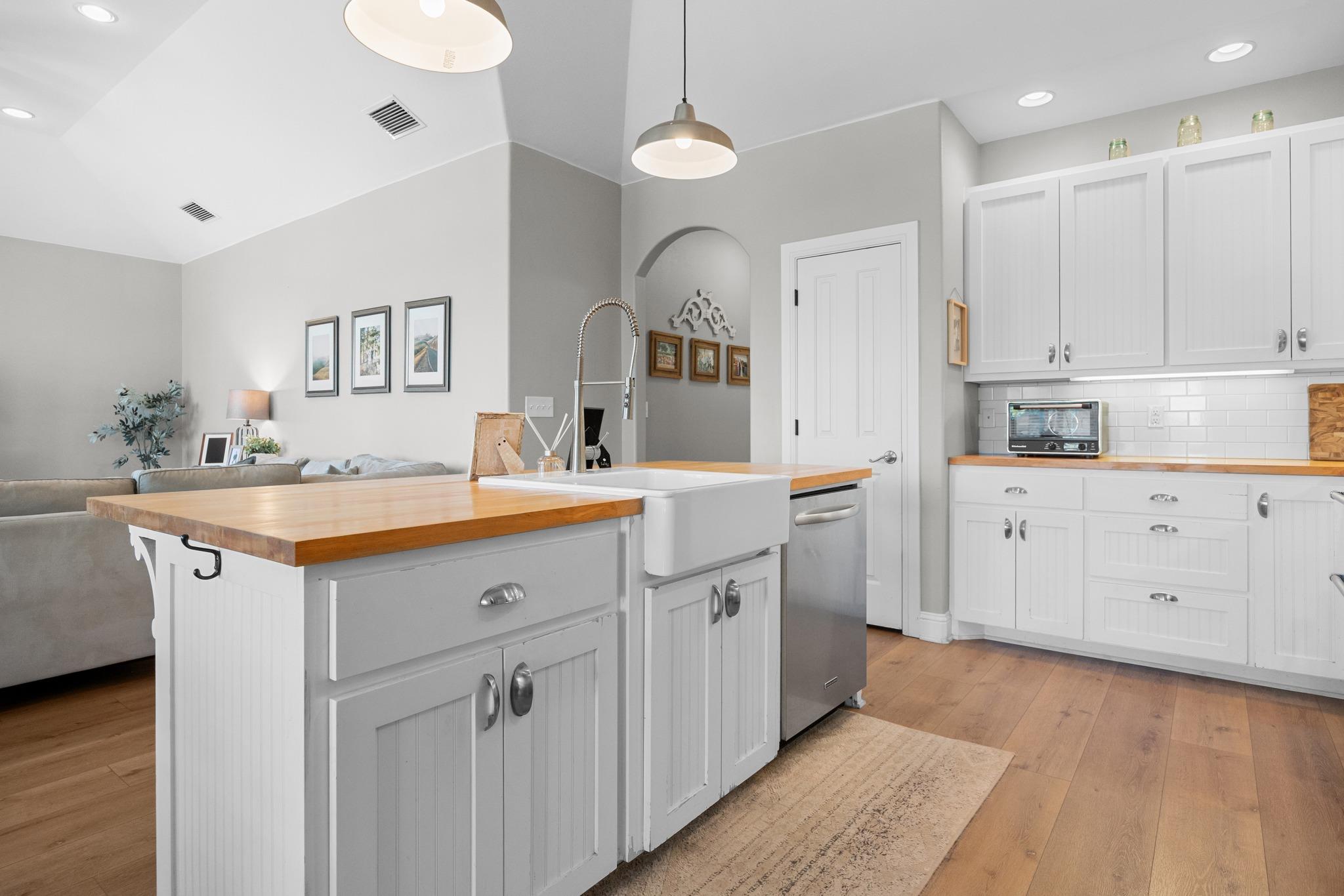 502 NW River Rd, Martindale, TX 78655