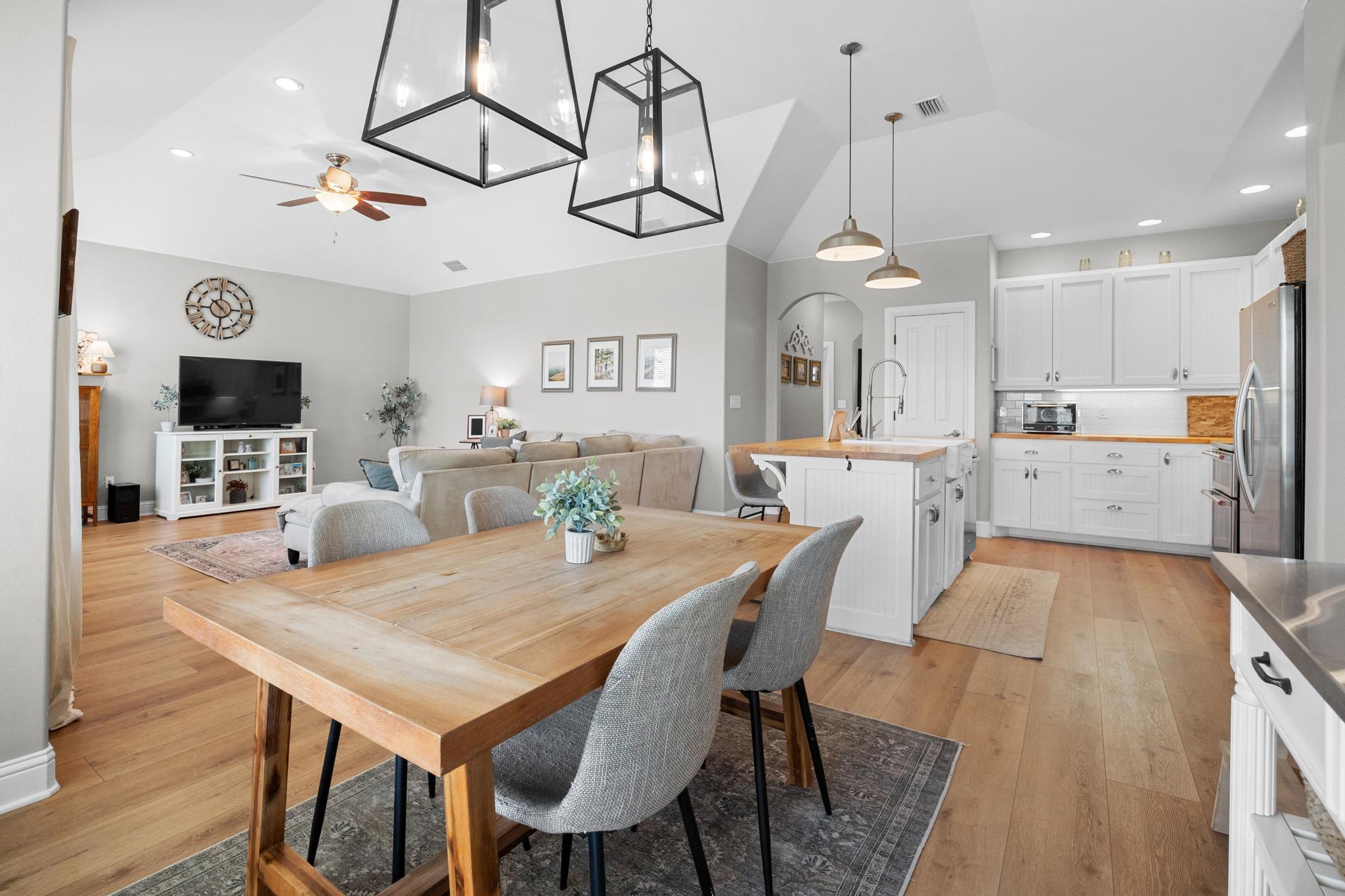 502 NW River Rd, Martindale, TX 78655