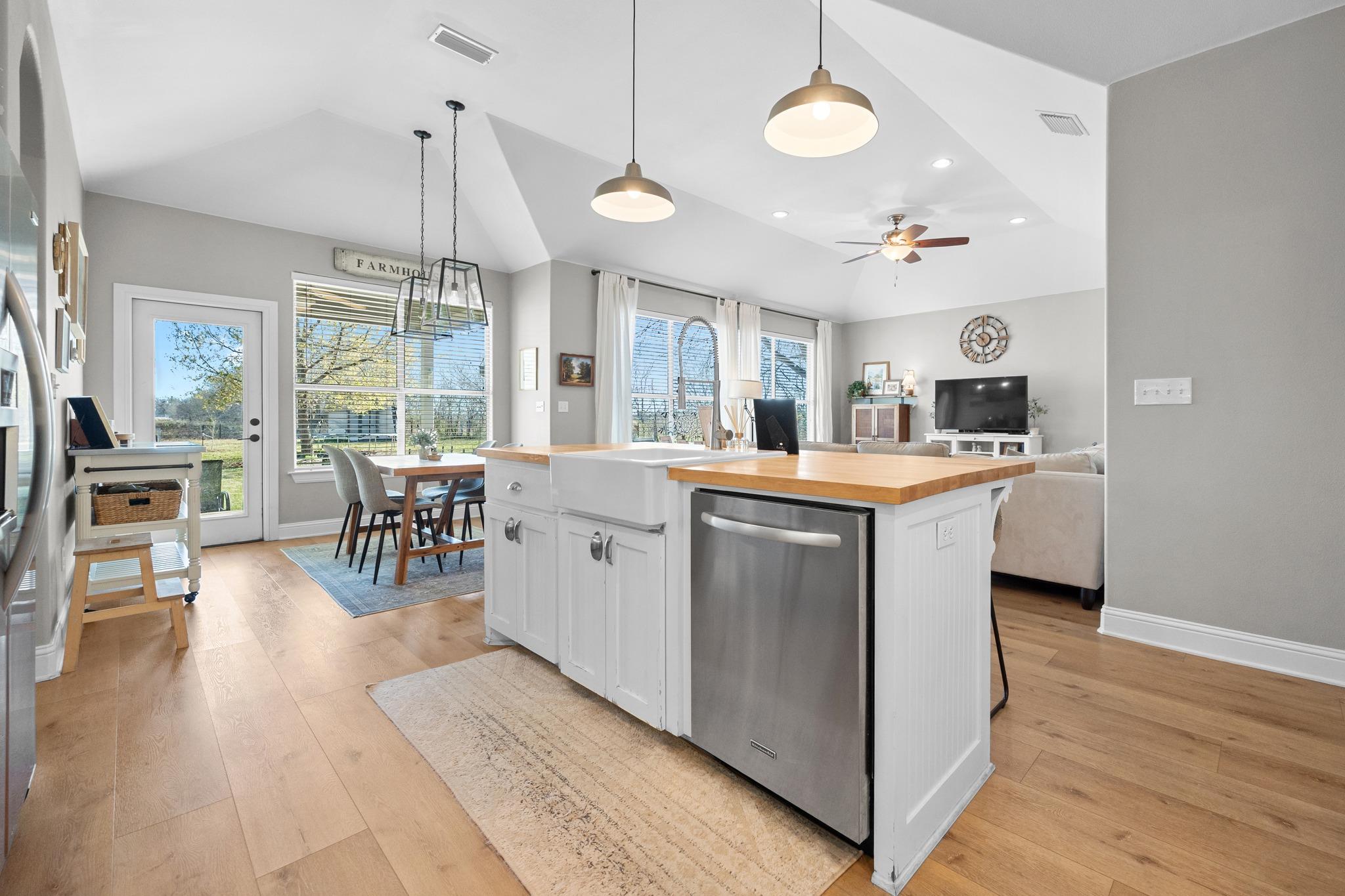 502 NW River Rd, Martindale, TX 78655