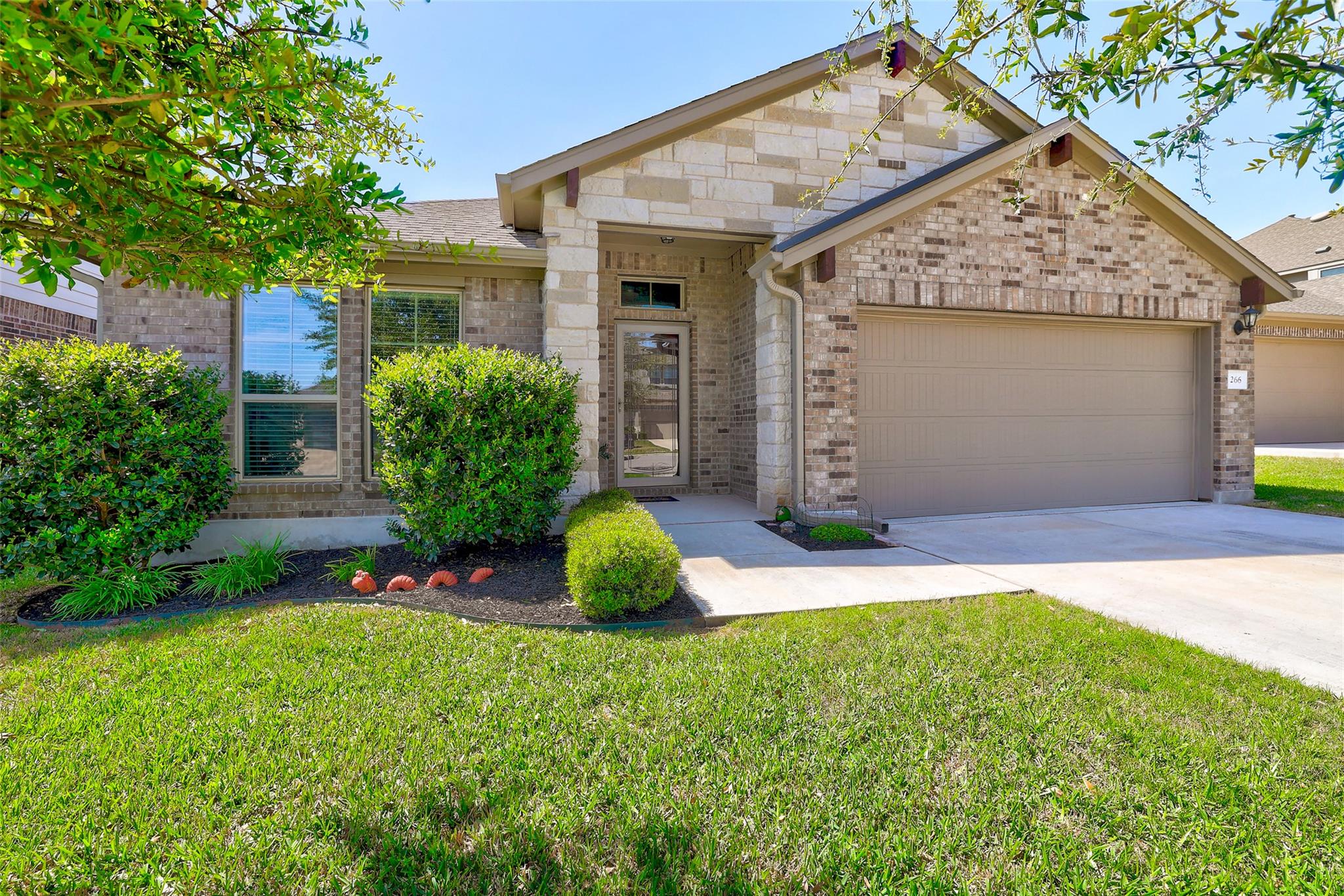 266 Finstown St, Hutto, TX 78634