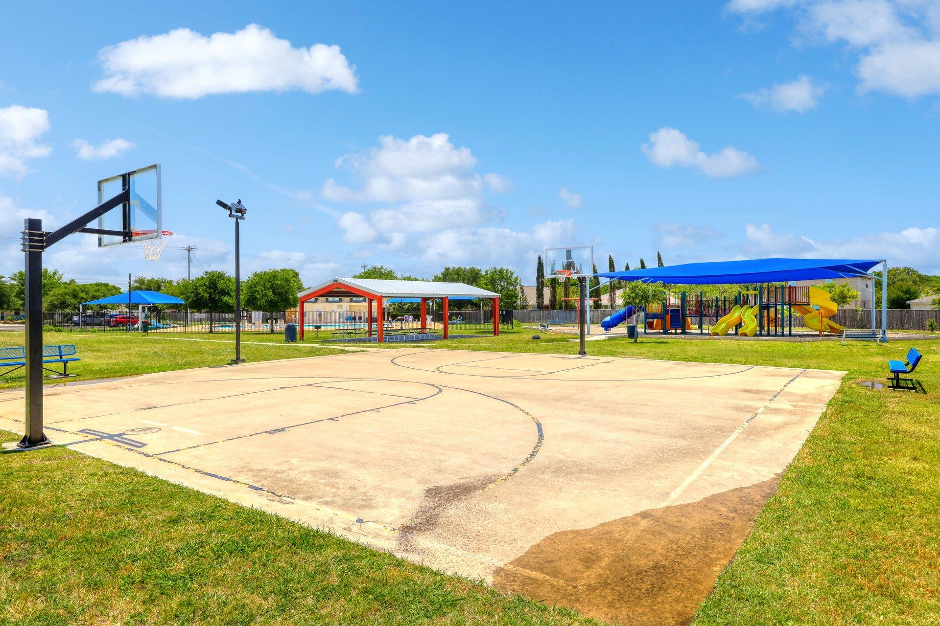 1002 W South St, Leander, TX 78641