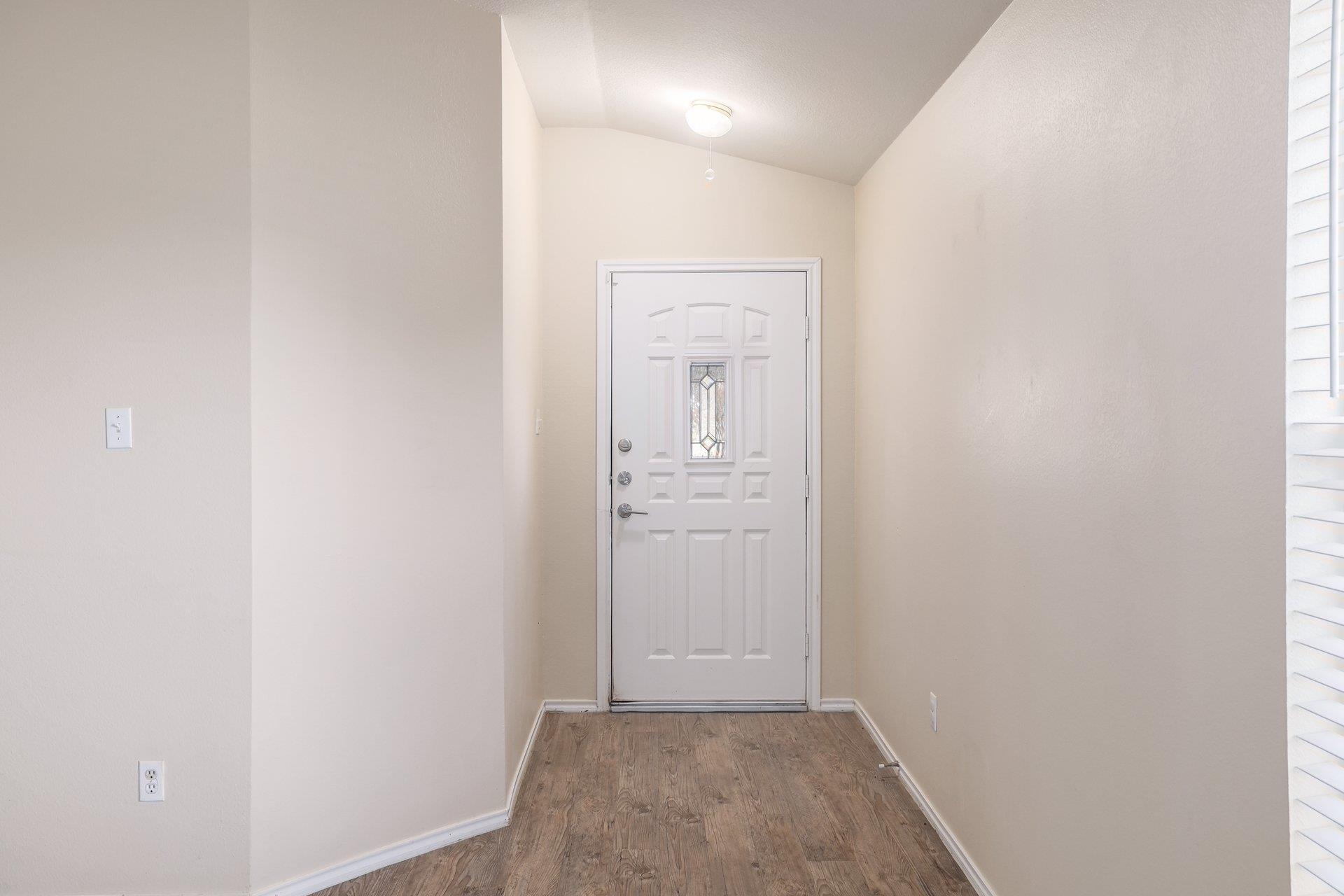 1002 W South St, Leander, TX 78641