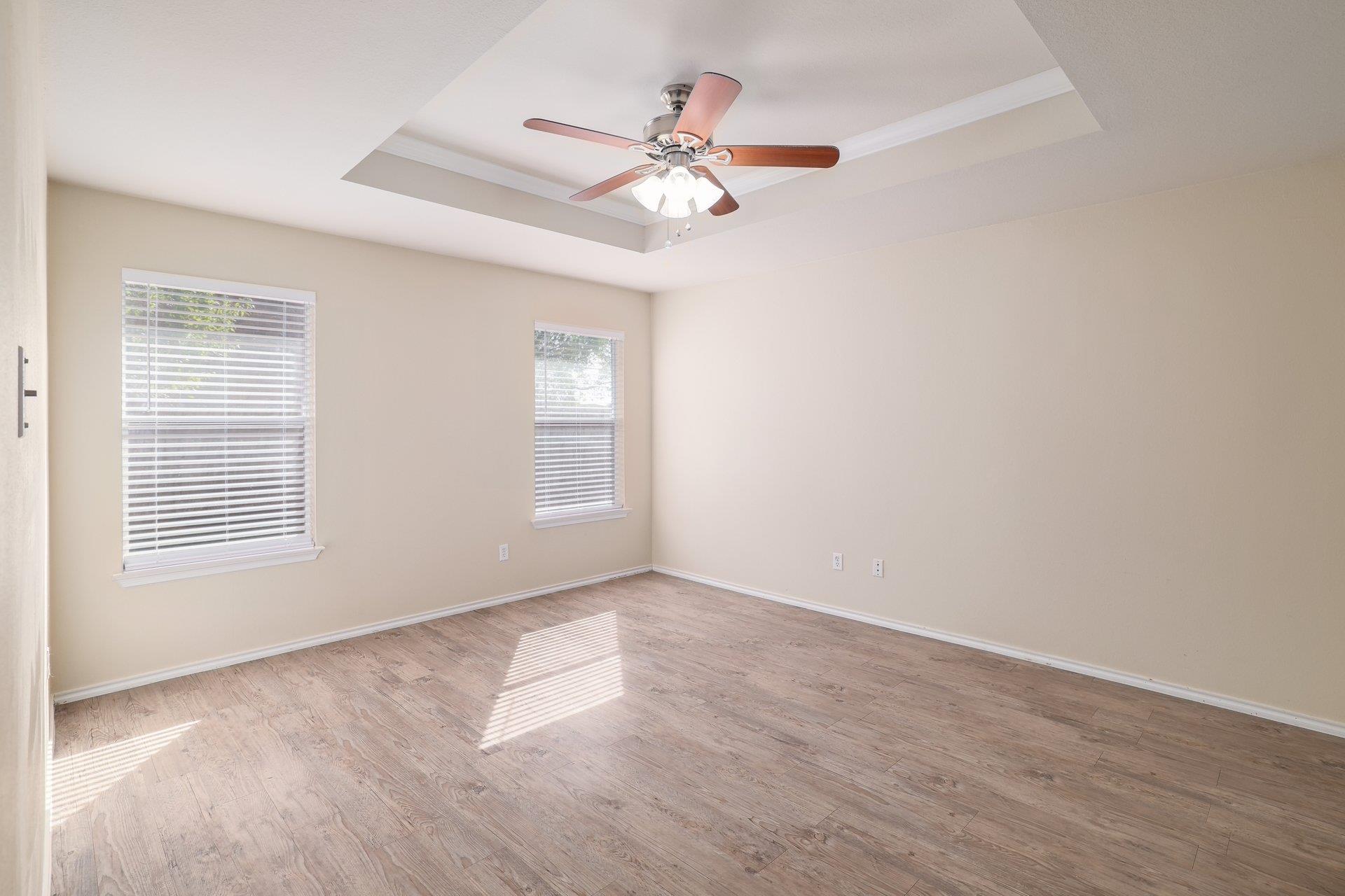 1002 W South St, Leander, TX 78641