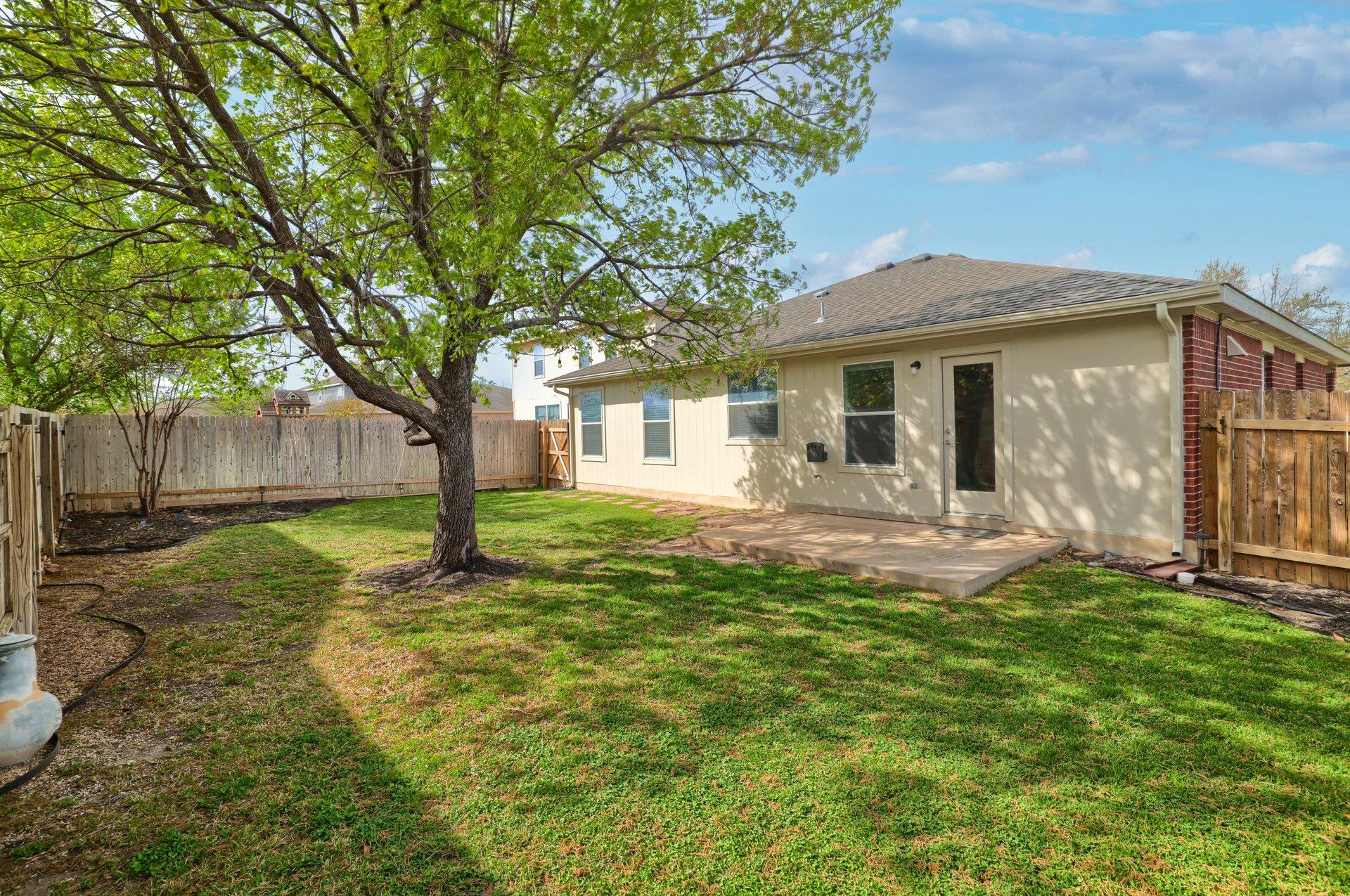 1002 W South St, Leander, TX 78641