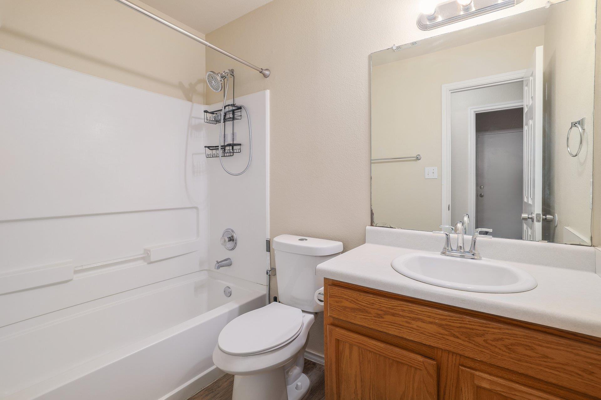 1002 W South St, Leander, TX 78641