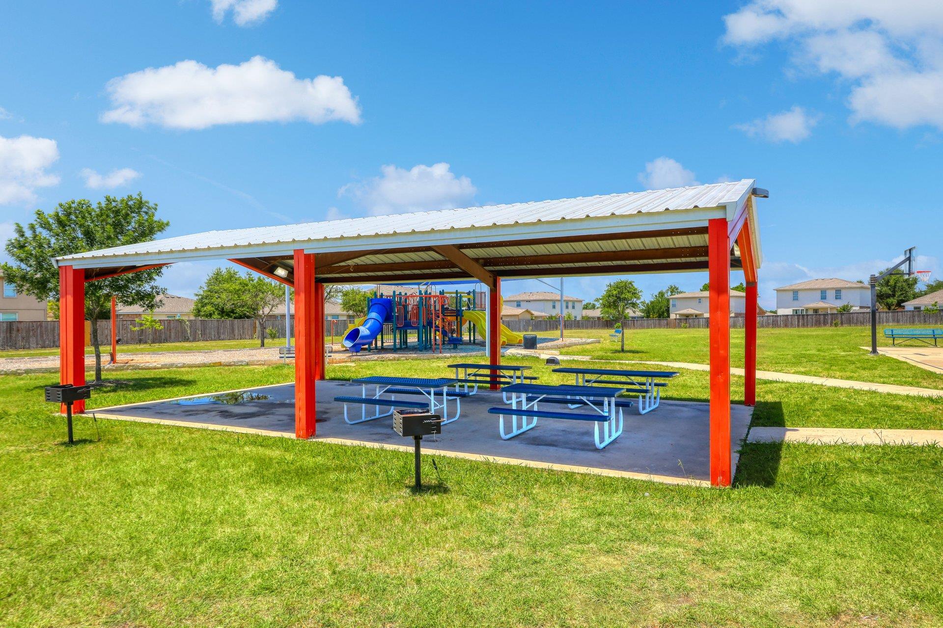 1002 W South St, Leander, TX 78641