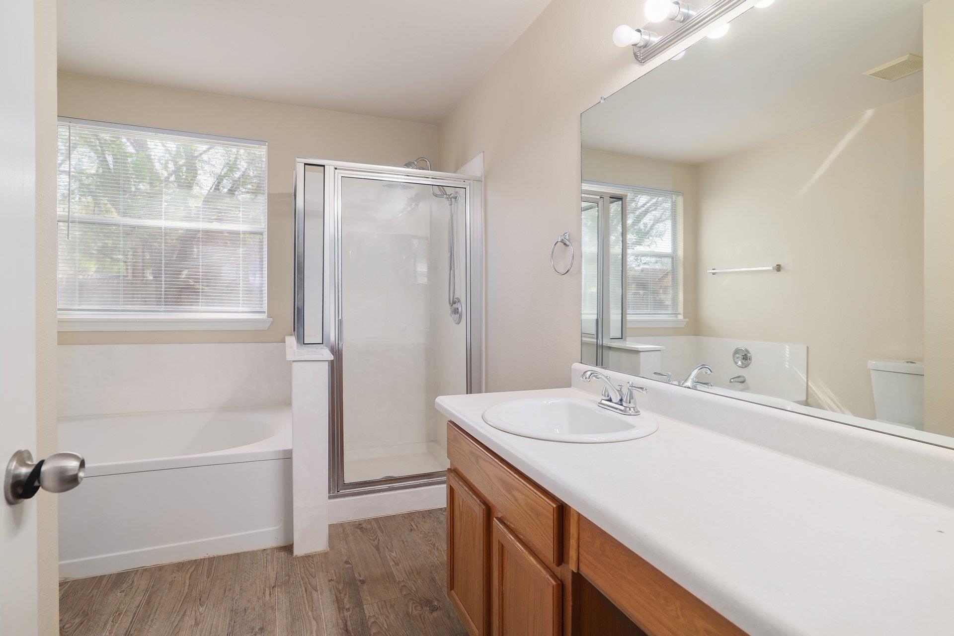 1002 W South St, Leander, TX 78641