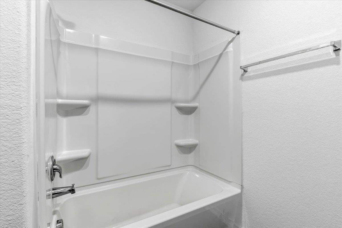 1140 Cattail Ln, Bastrop, TX 78602