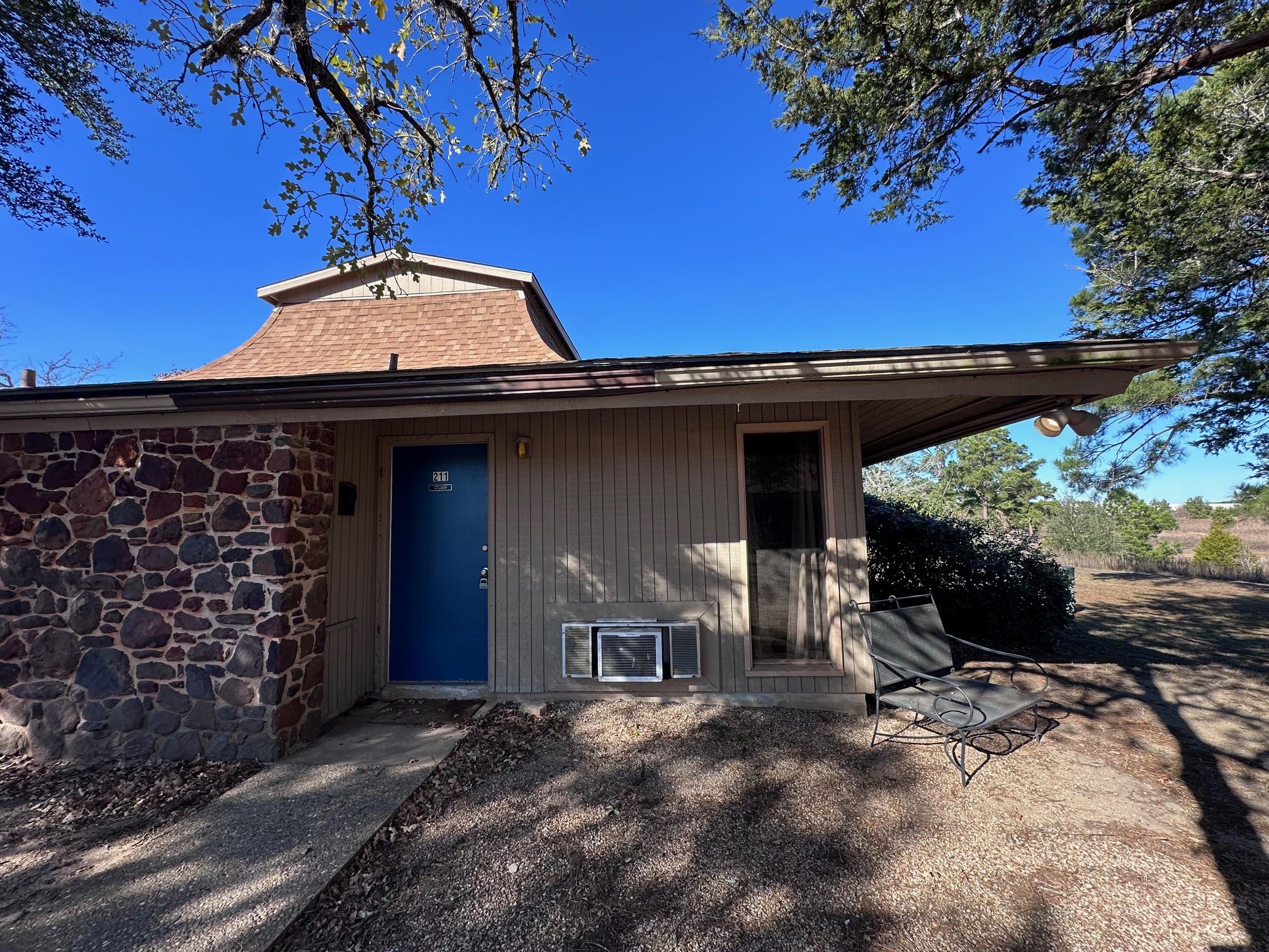 126 Conference Dr # 211, Bastrop, TX 78602