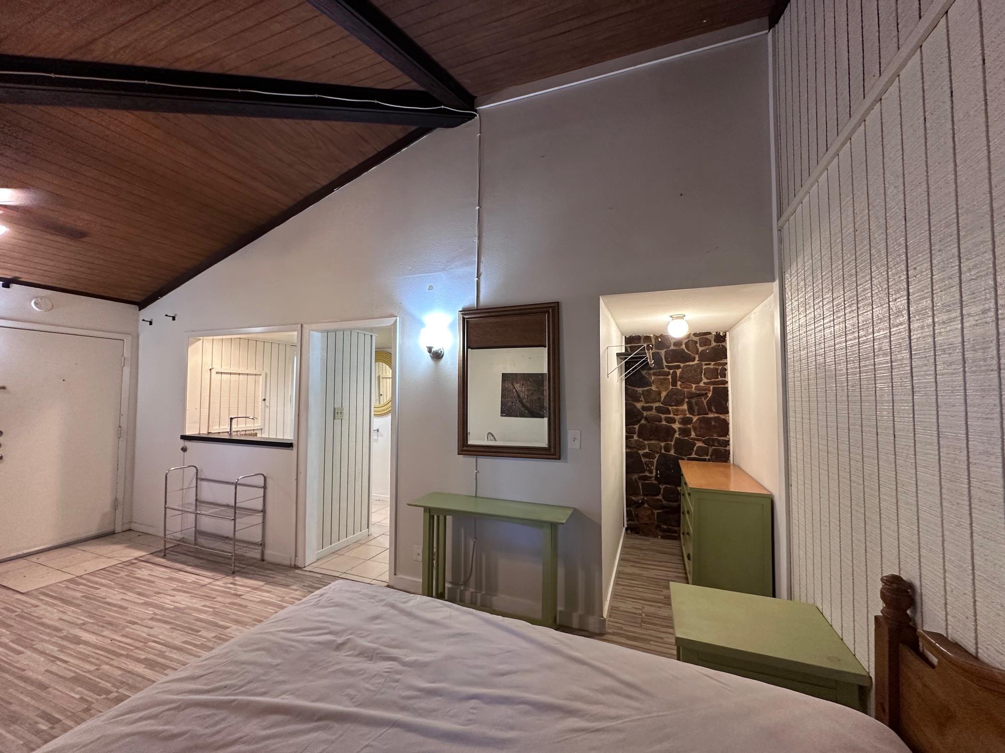 126 Conference Dr # 211, Bastrop, TX 78602