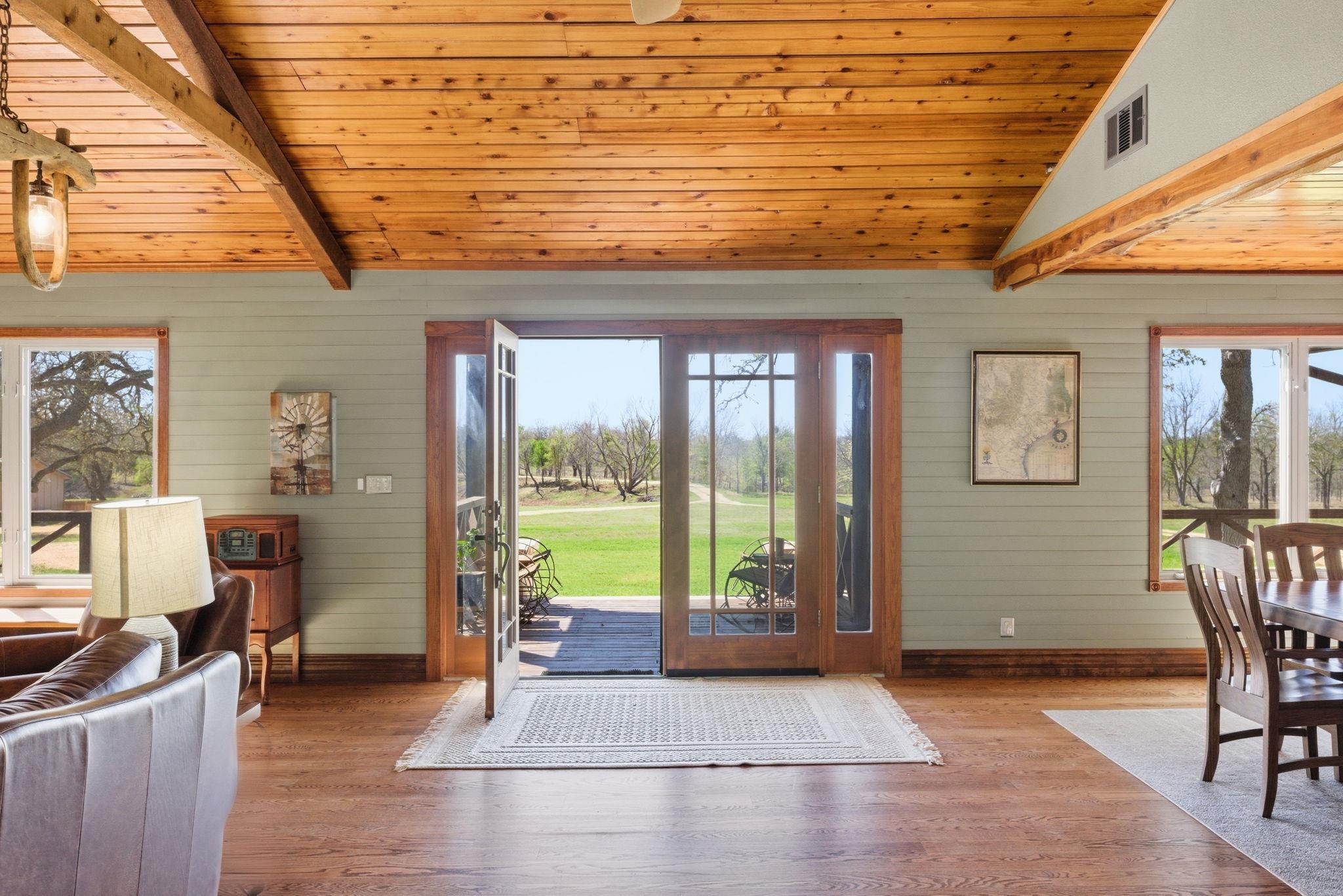 18335 FM 86, Red Rock, TX 78662