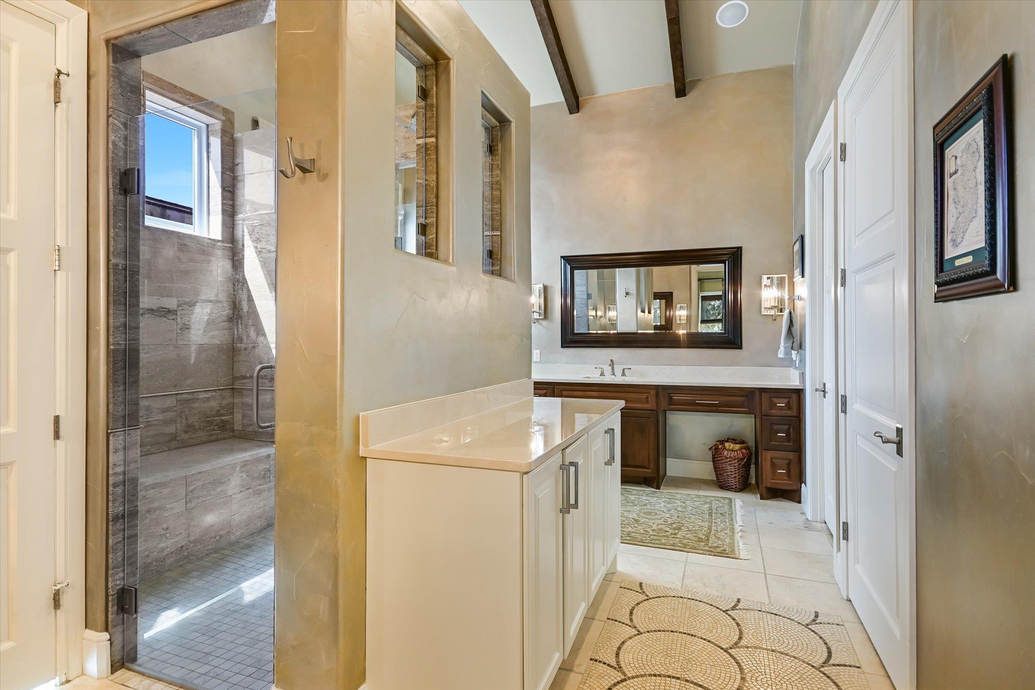 8225 Carranzo Dr, Austin, TX 78735