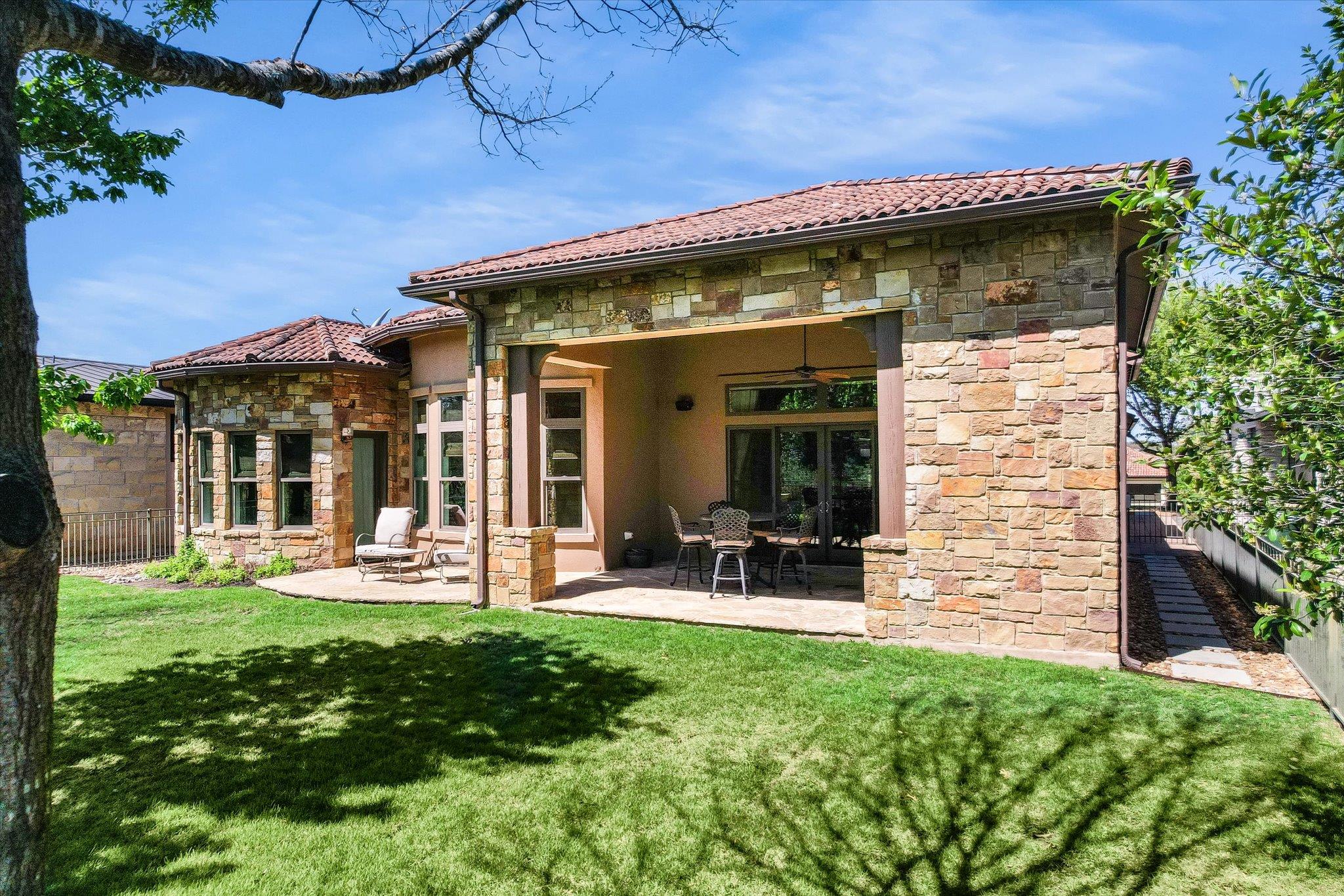 8225 Carranzo Dr, Austin, TX 78735